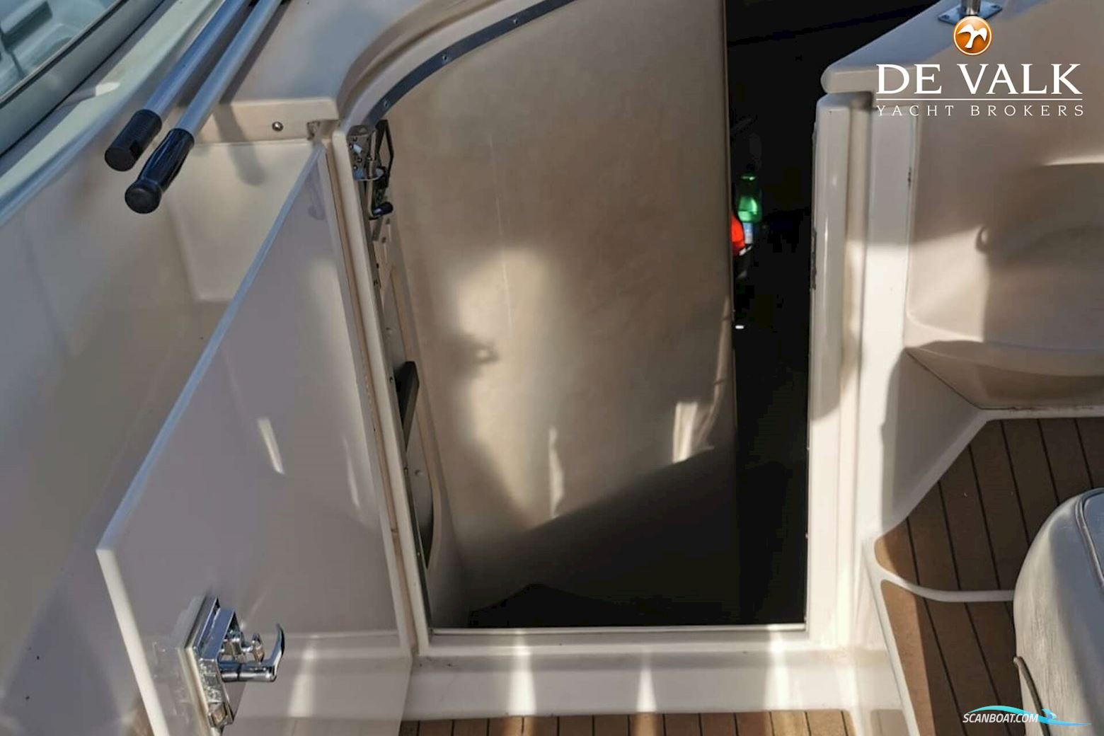 Cruisers Yachts 3075 Rogue