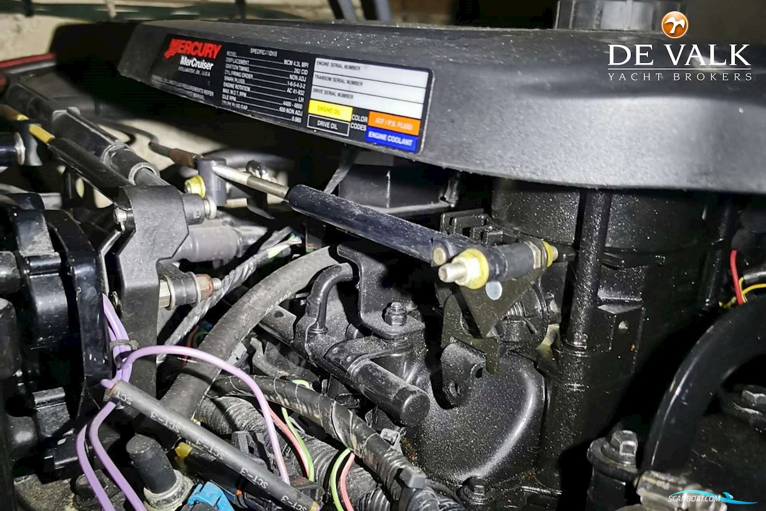 Cruisers Yachts 3075 Rogue