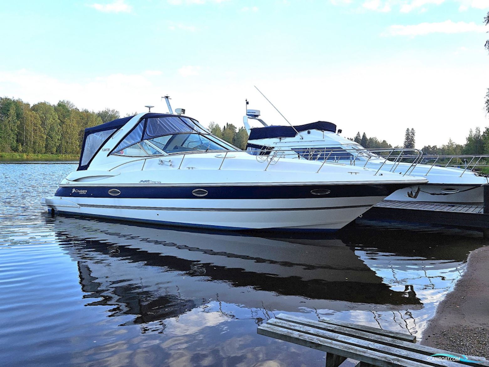 Cruisers Yachts 340 Express