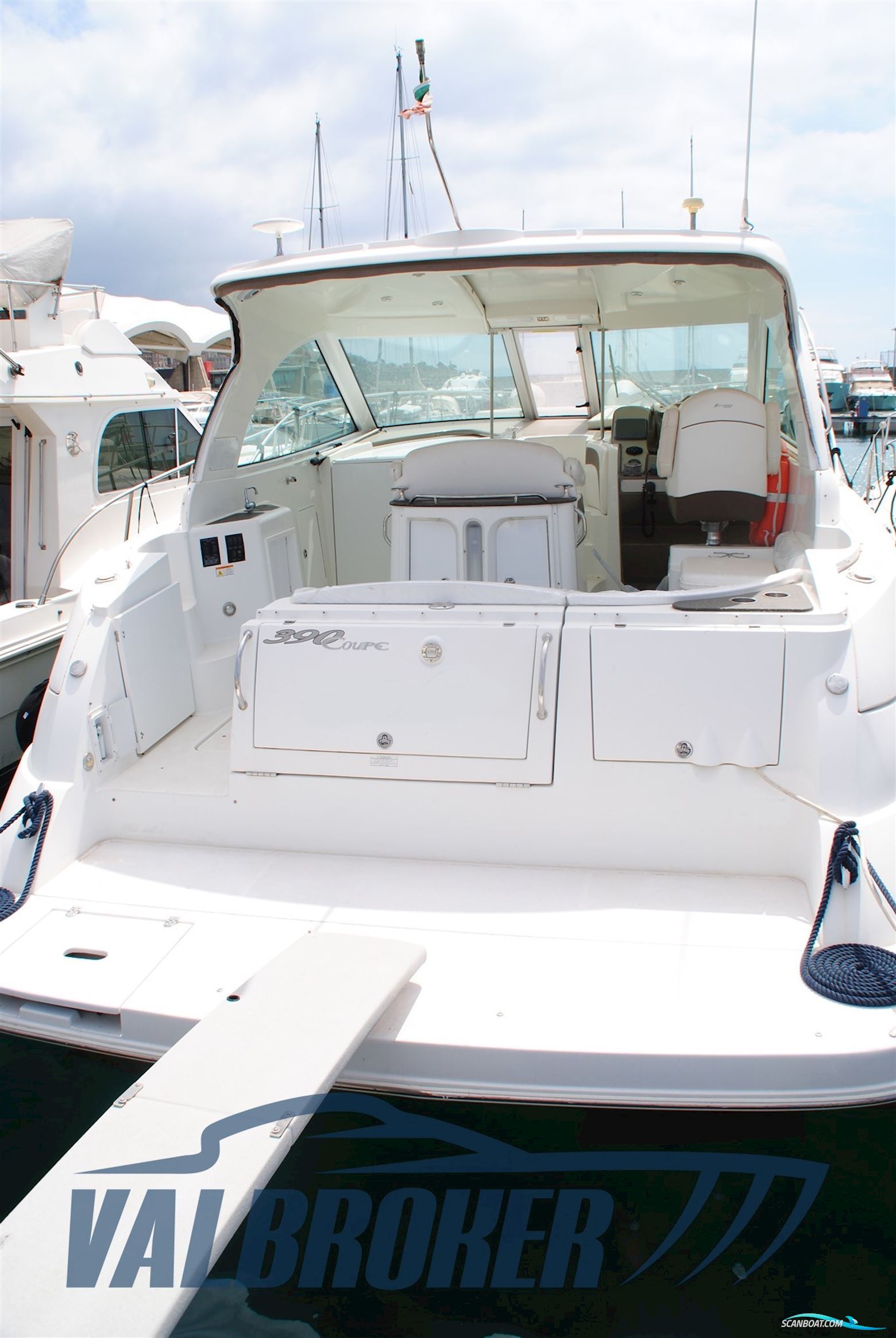 Cruisers Yachts 390 SC