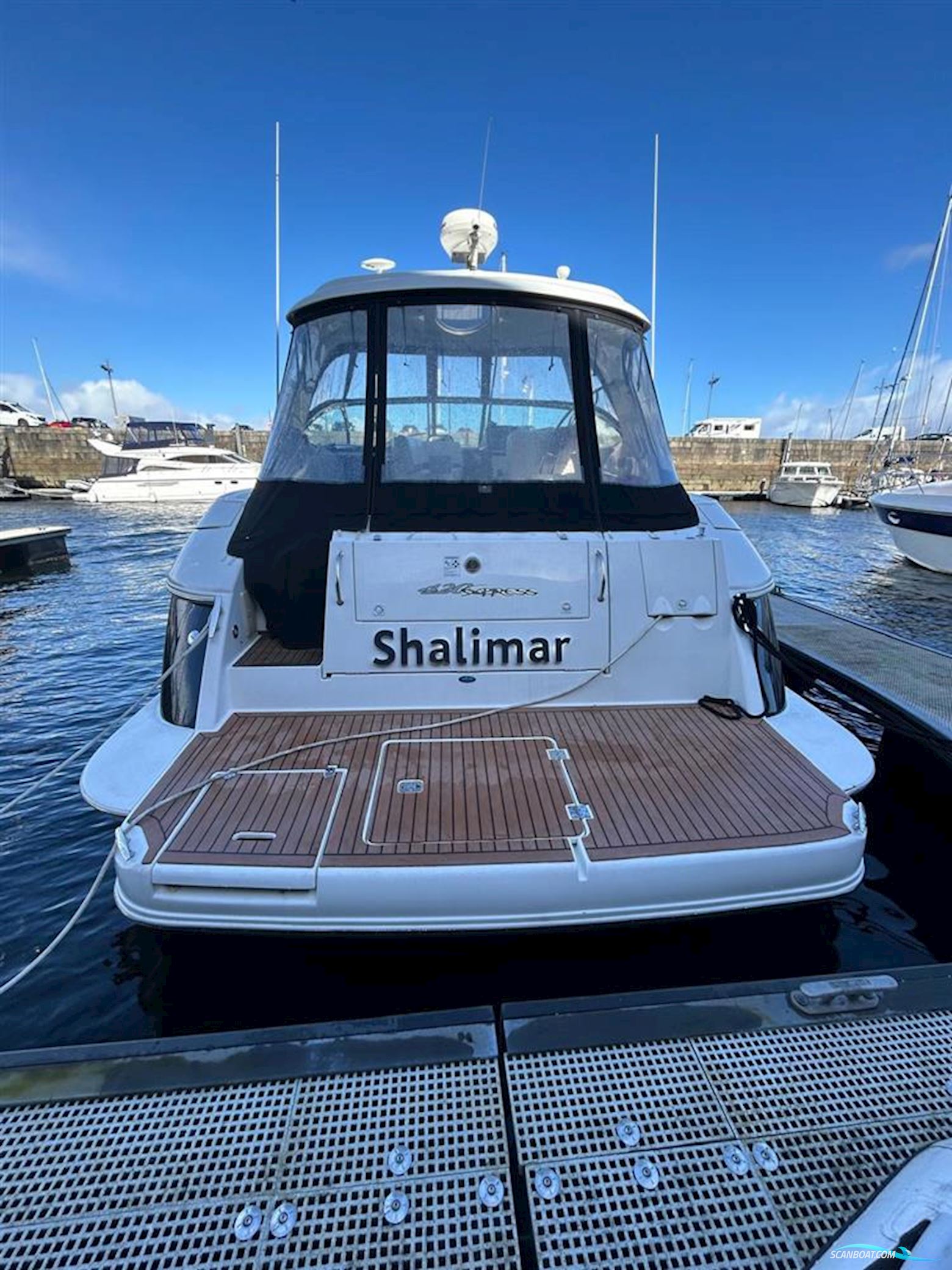 Cruisers Yachts 420 Express