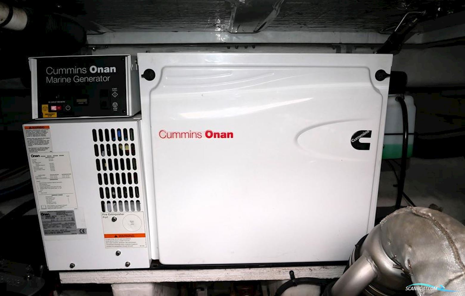 Cruisers Yachts 420 Express