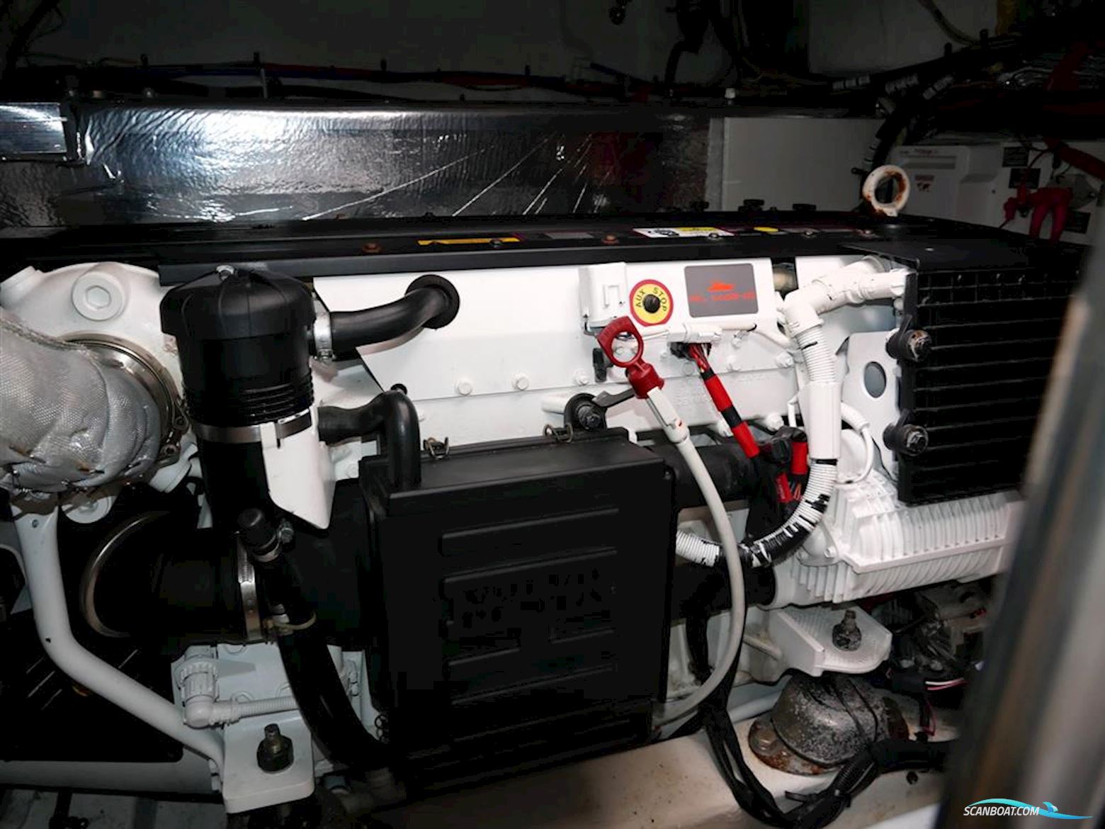 Cruisers Yachts 420 Express