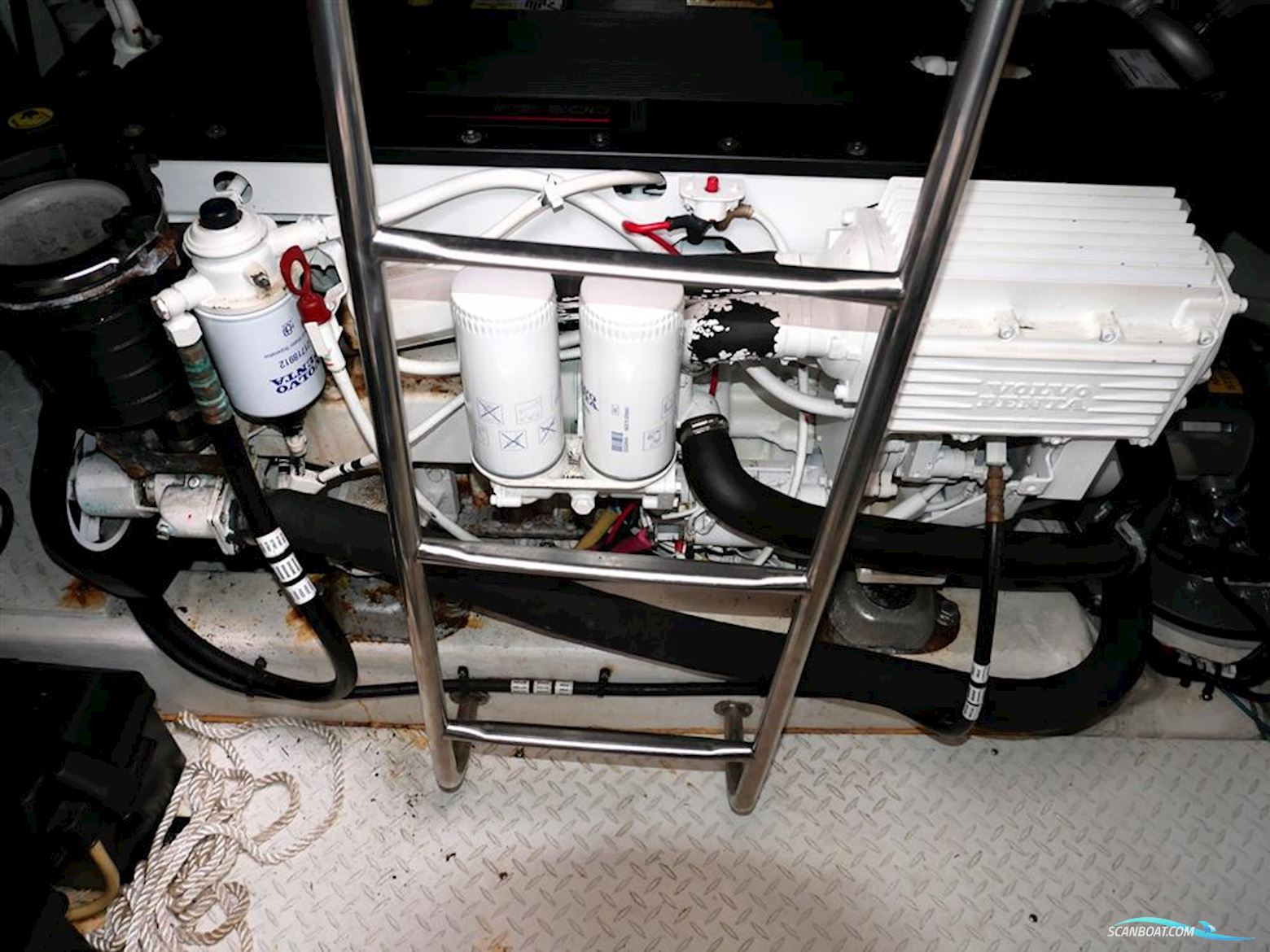 Cruisers Yachts 420 Express