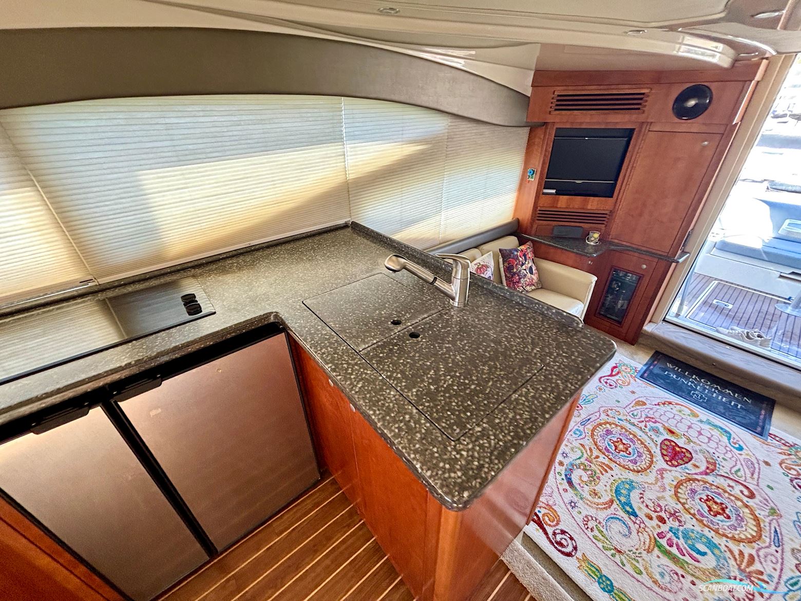 Cruisers Yachts 447 Sport Sedan