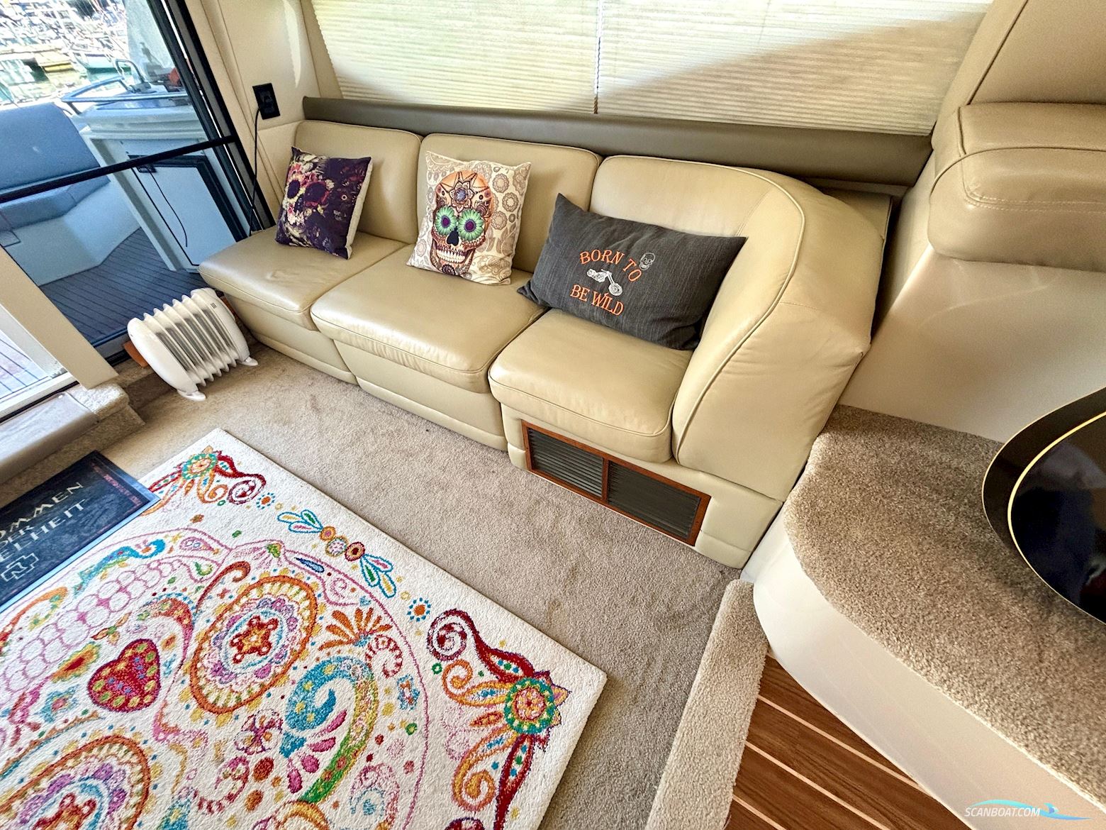 Cruisers Yachts 447 Sport Sedan