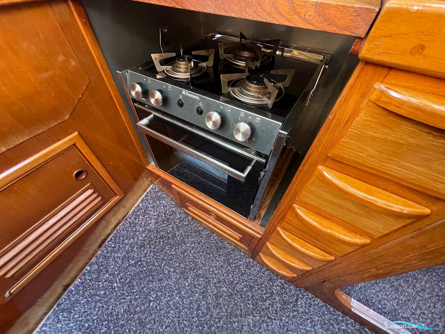 CT 35 Sun Deck Trawler