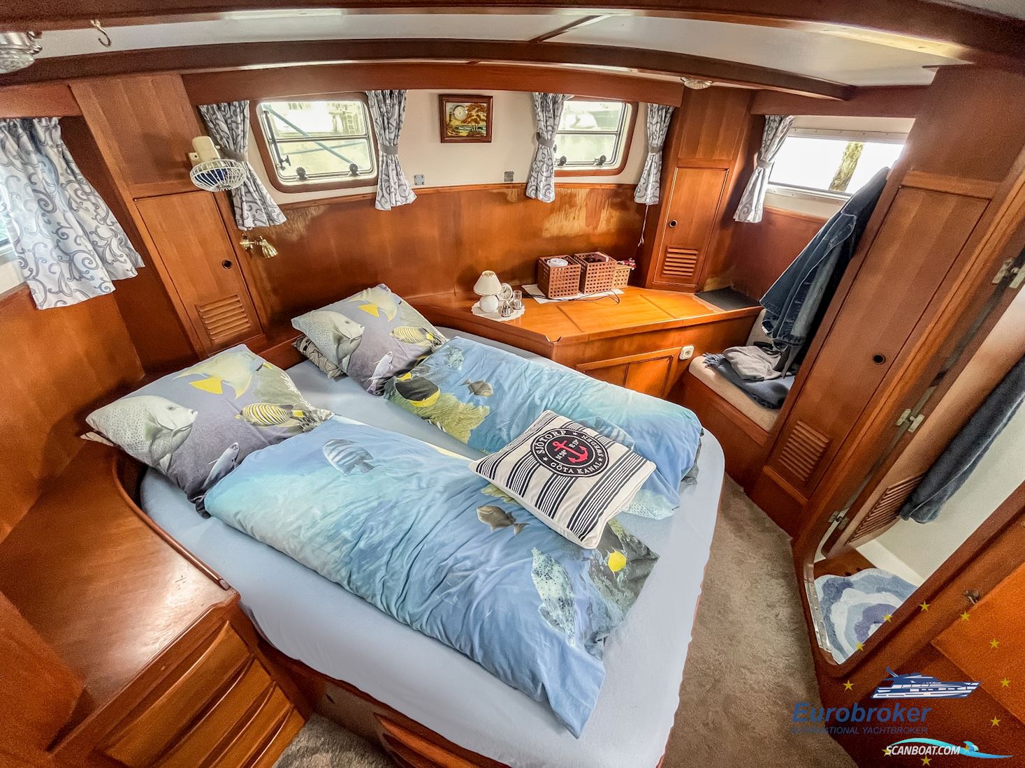 CT 35 Sun Deck Trawler