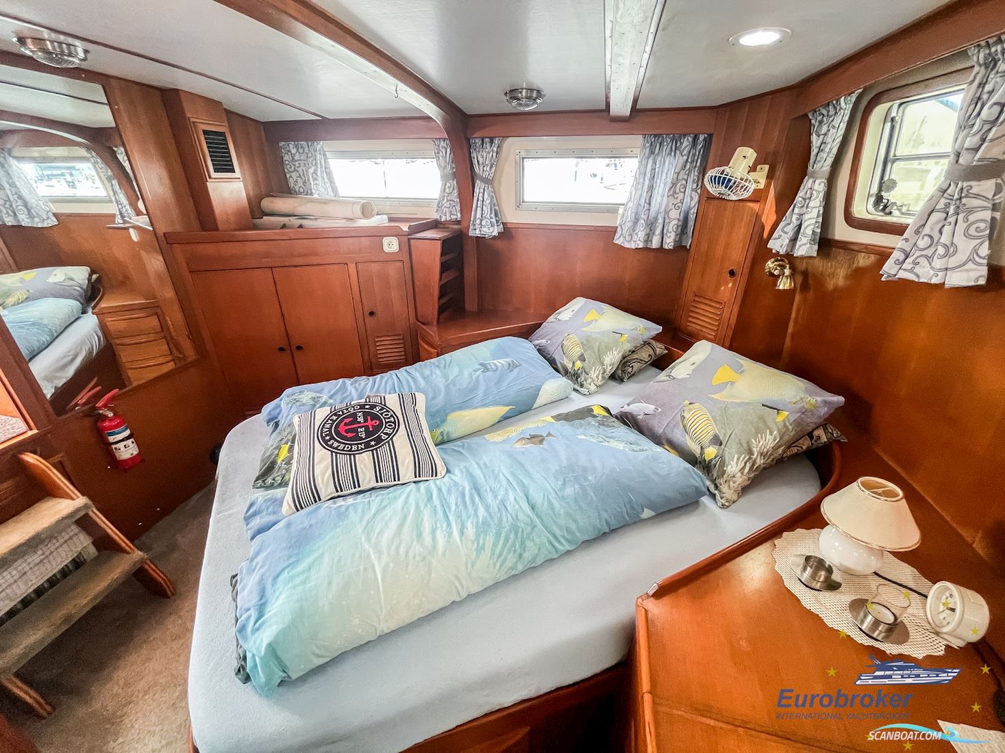 CT 35 Sun Deck Trawler