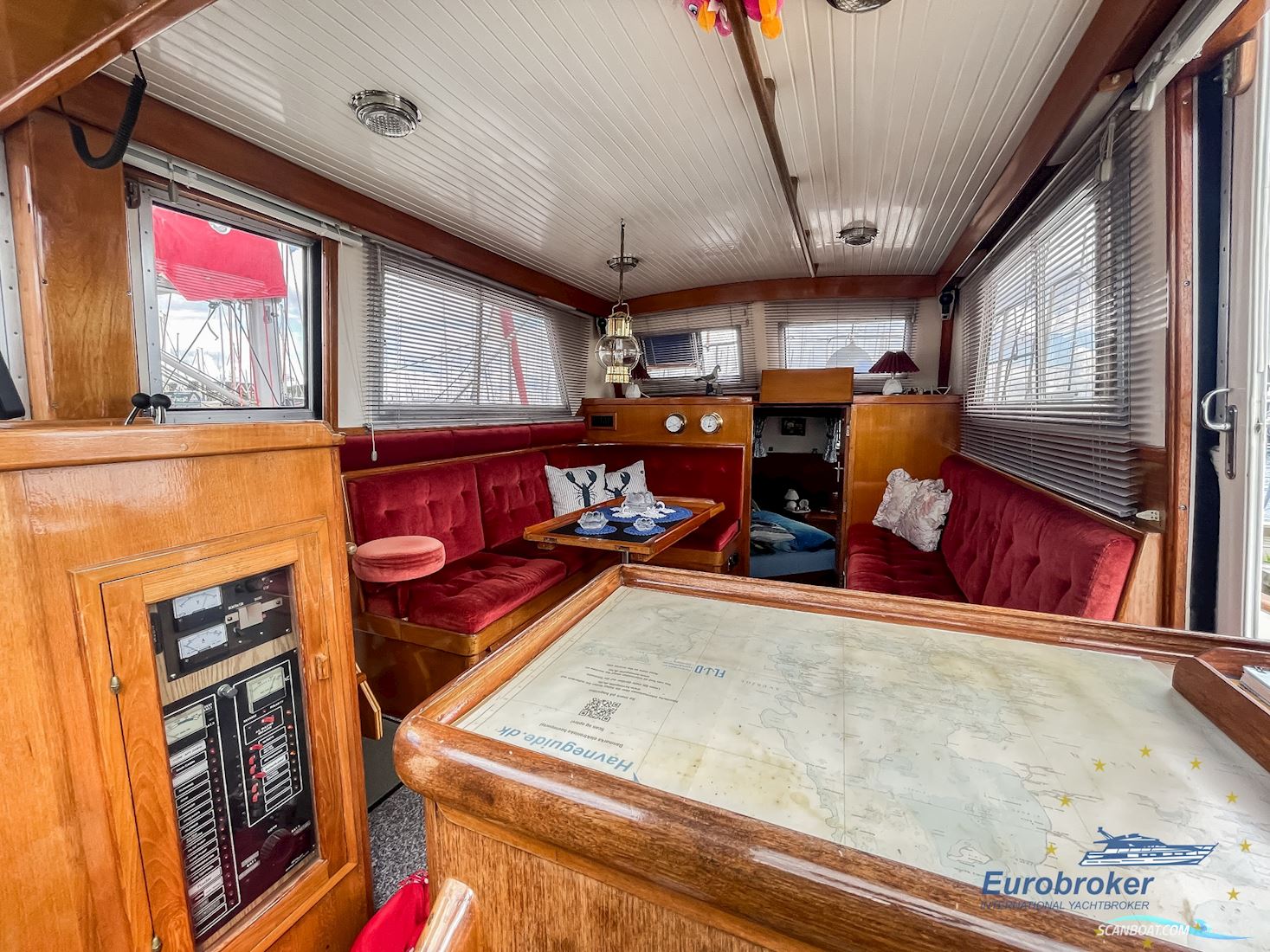CT 35 Sun Deck Trawler