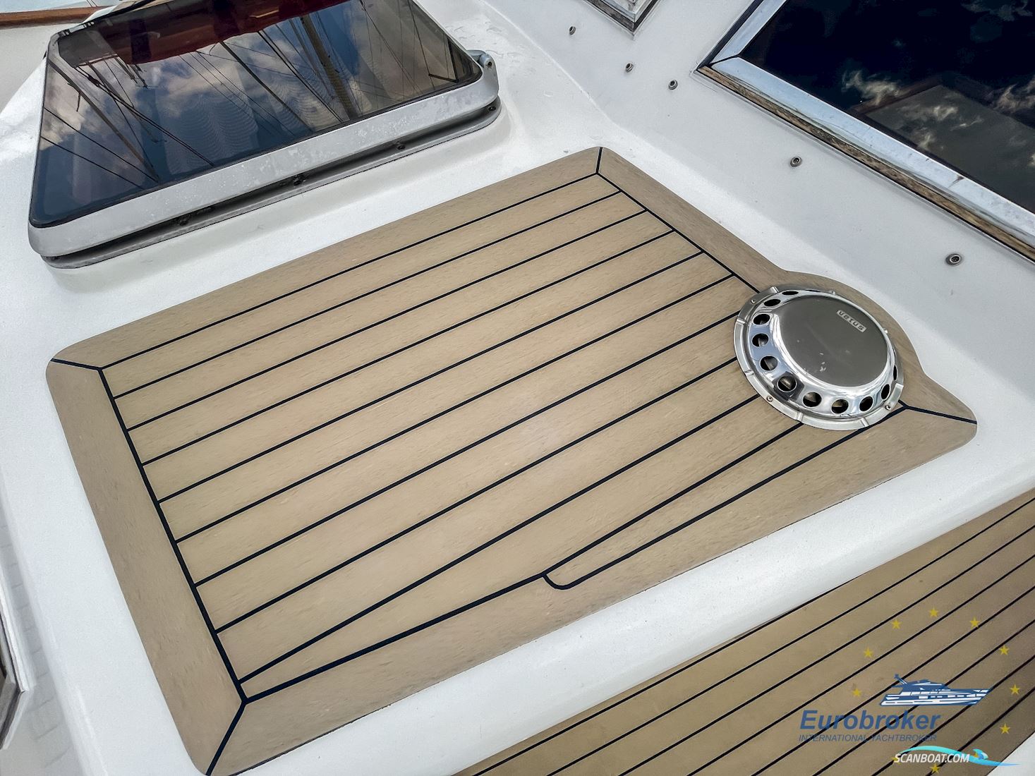 CT 35 Sun Deck Trawler