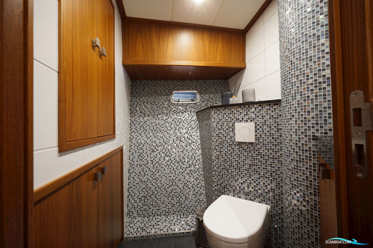 Custen Kruiser 18.00 VS