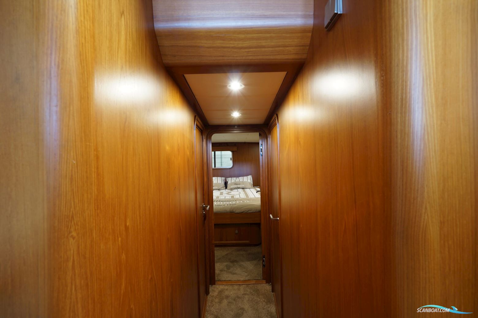 Custen Kruiser 18.00 VS