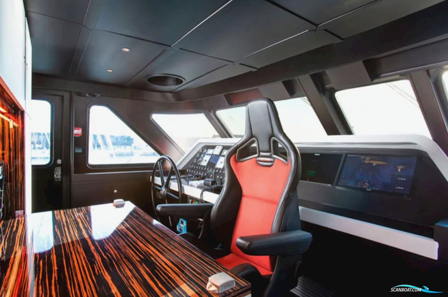 Custom 33M