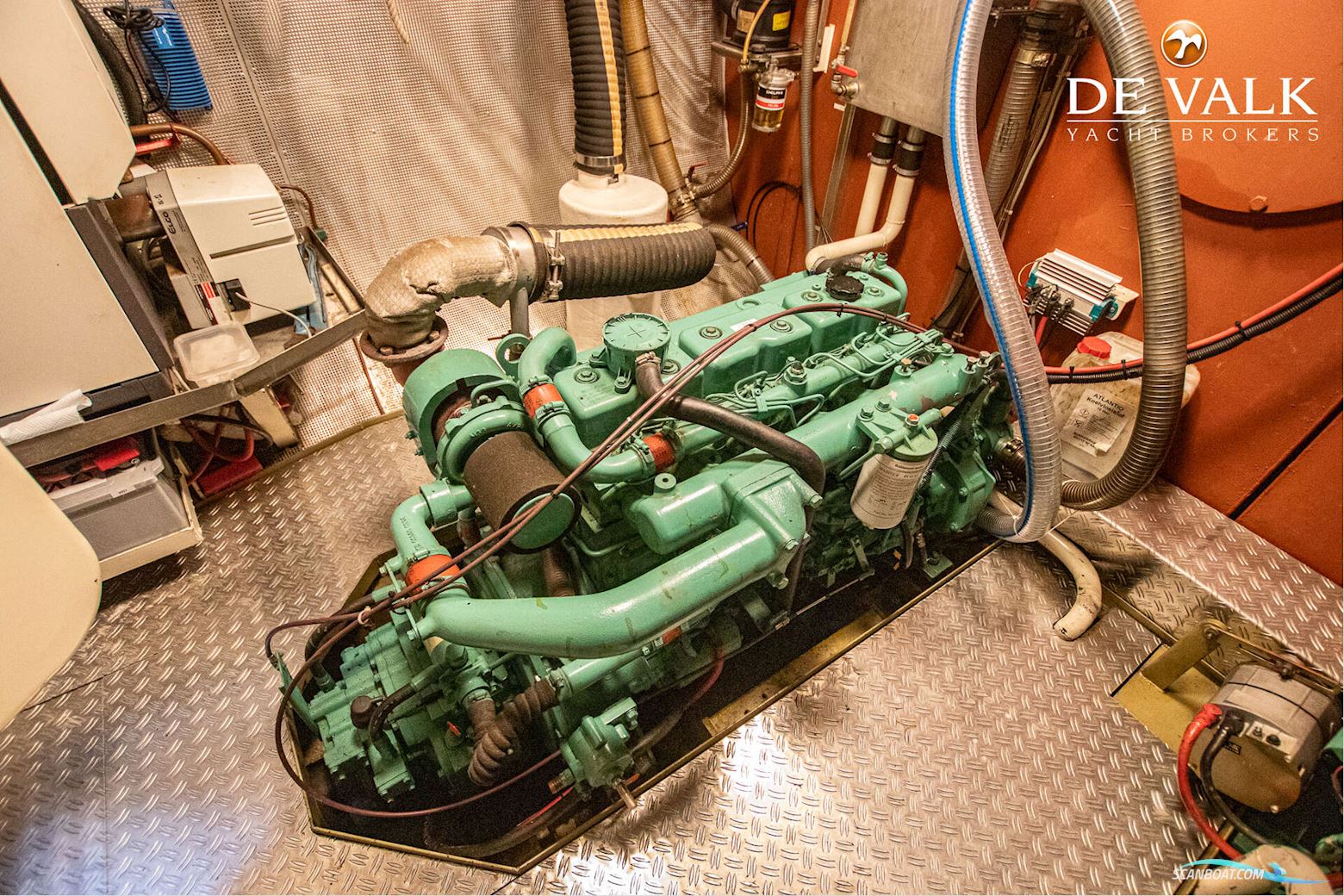 Custom Built Live Aboard 1800