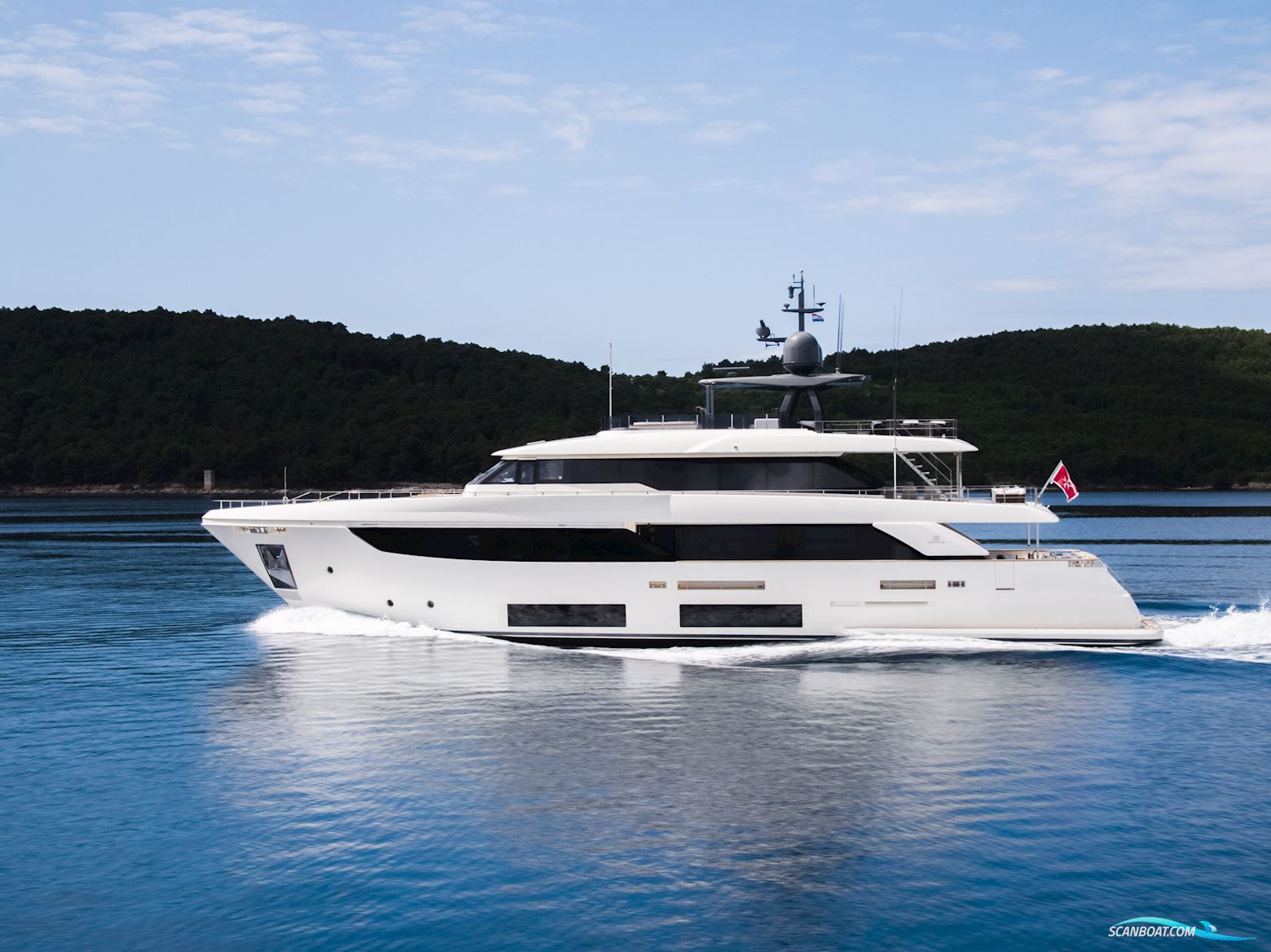 Custom Line Navetta 33
