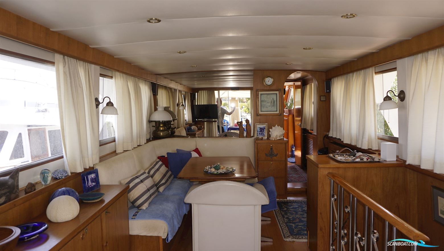 Dagless Fleur de Lys 56' Fleur de Lys Continental