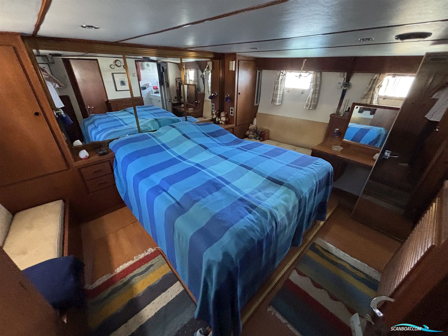 Dagless Fleur de Lys 56' Fleur de Lys Continental