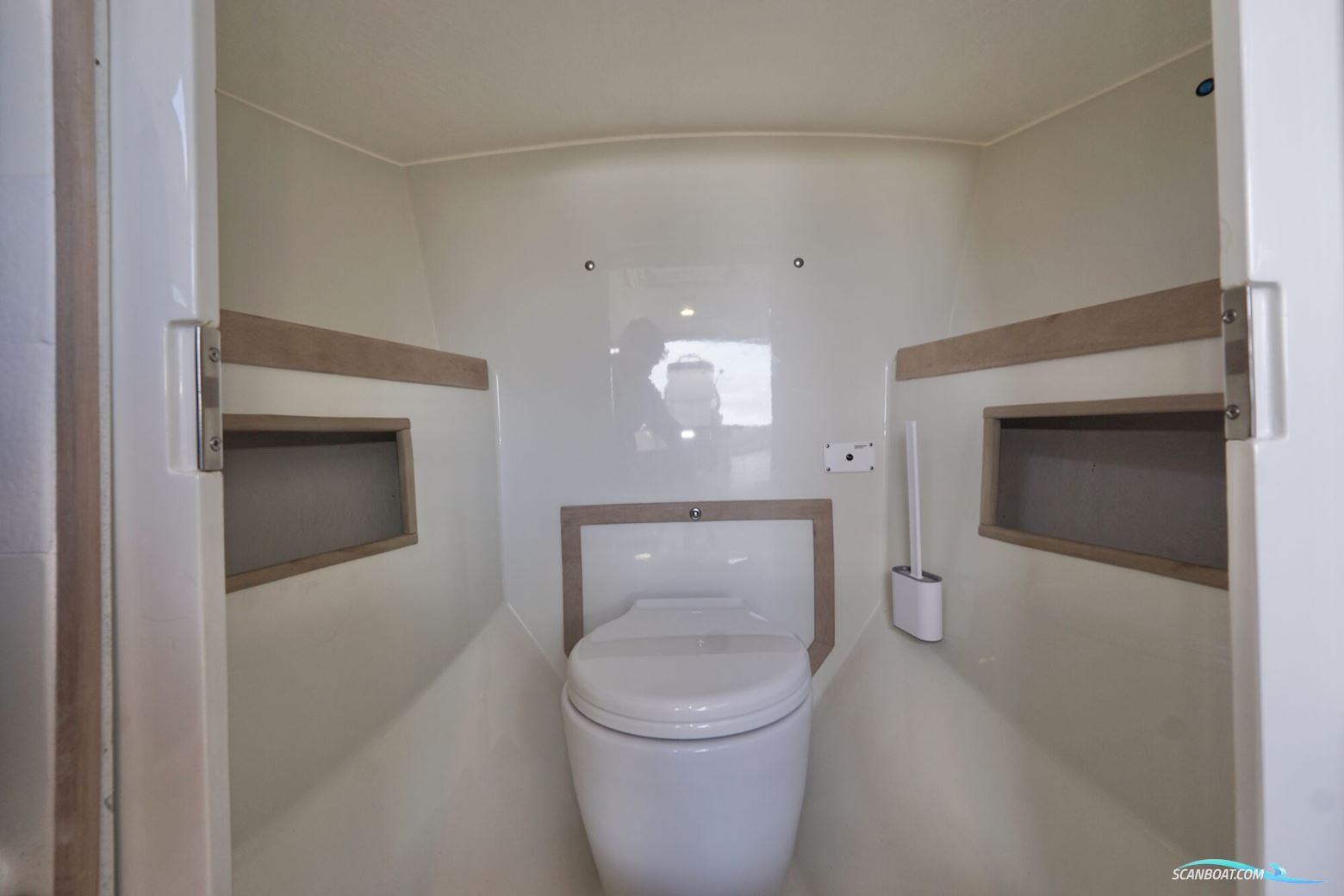 Damarin 732 Cabin