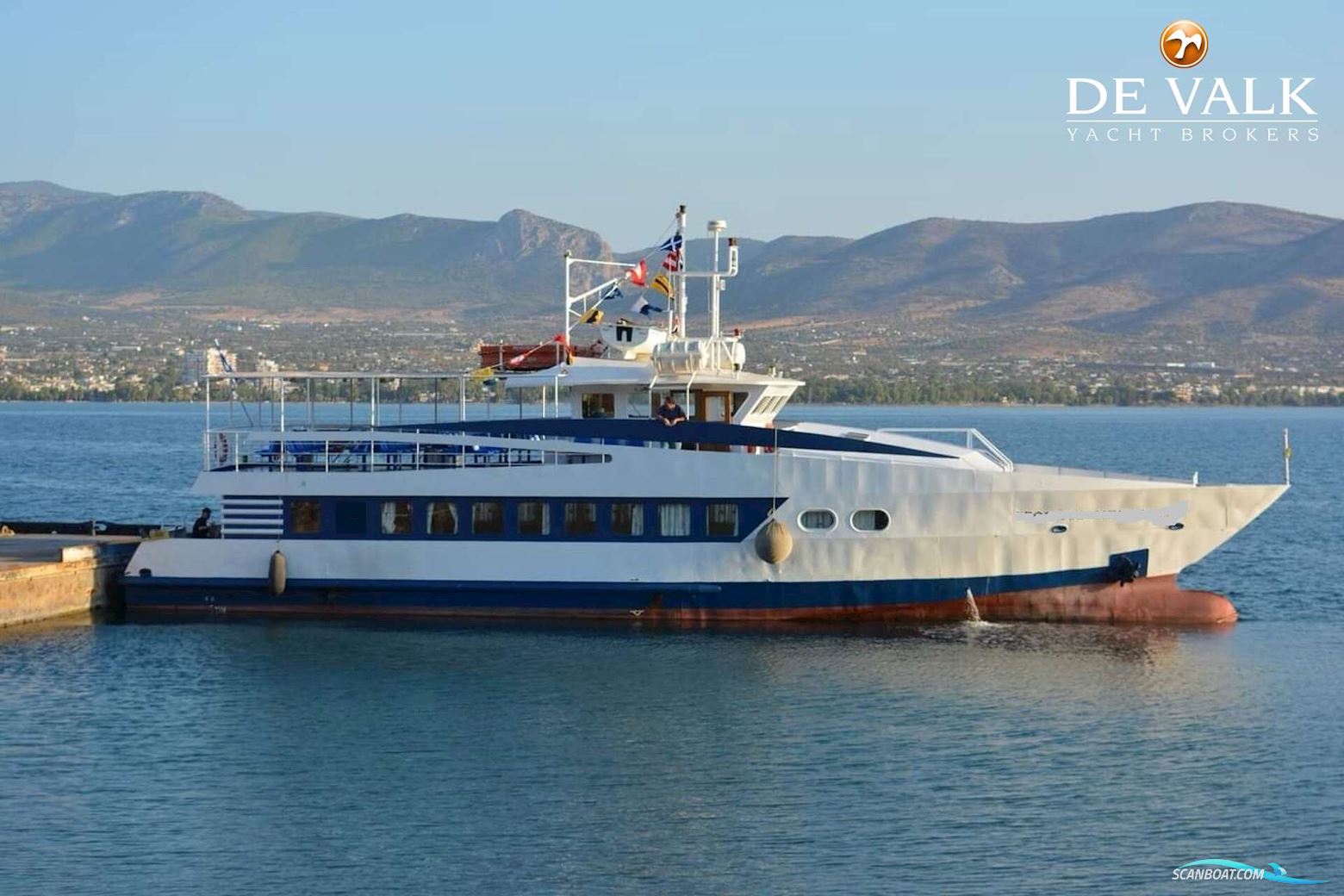 Day Passengers Ship 25 M