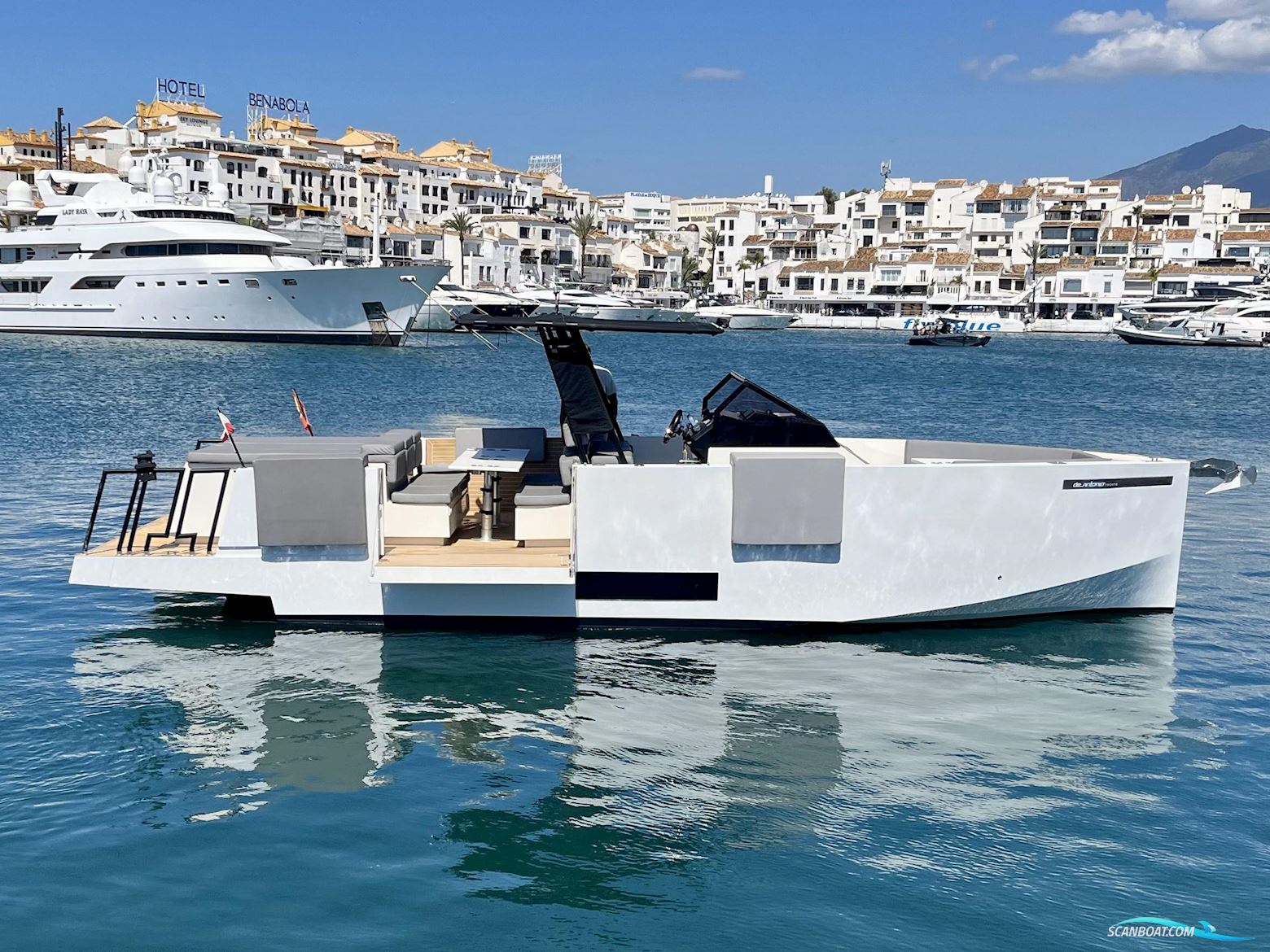 De Antonio Yachts D33 OPEN
