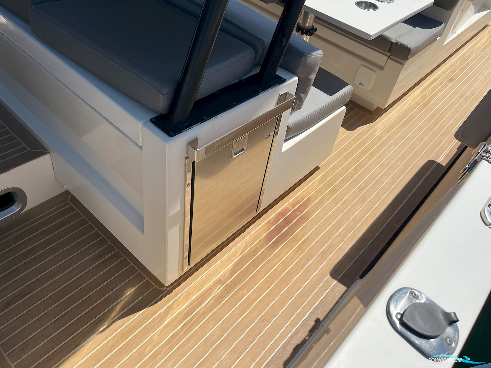 De Antonio Yachts D33 OPEN