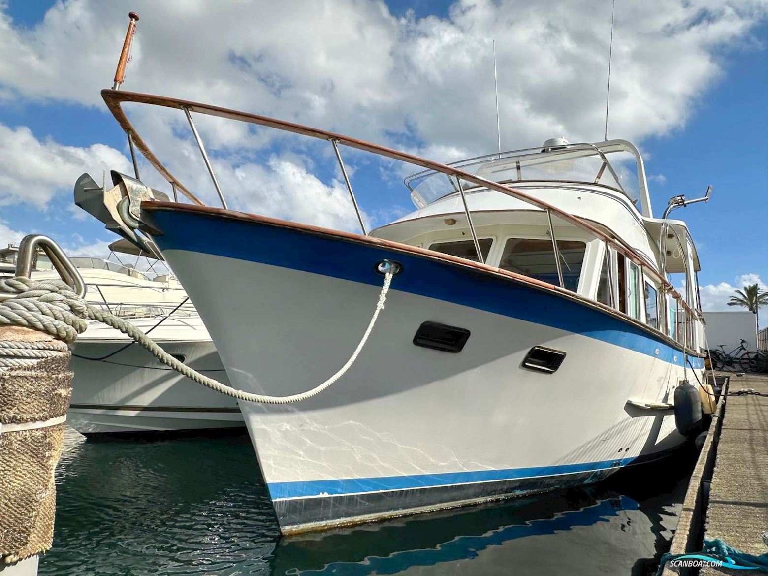Defever 44 Offshore Cruiser Motorbåt 1987, med Ford Lehman sp- 135 motor, Spanien