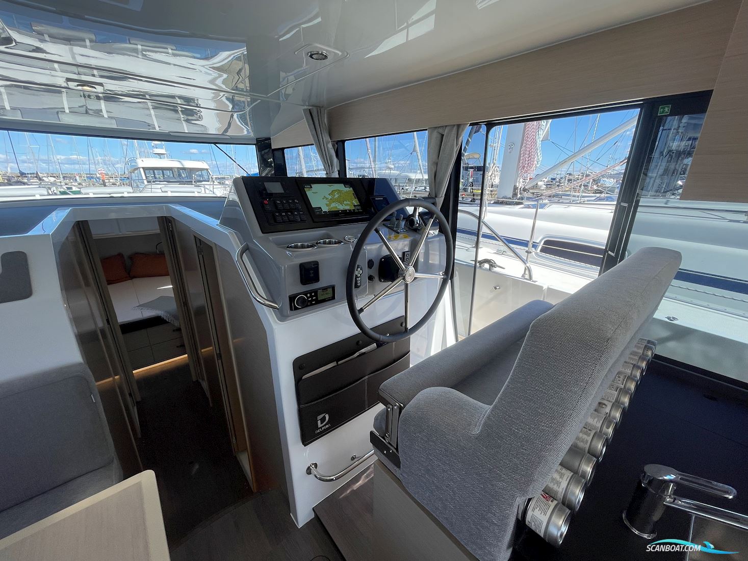 Delphia 11 Flylounge