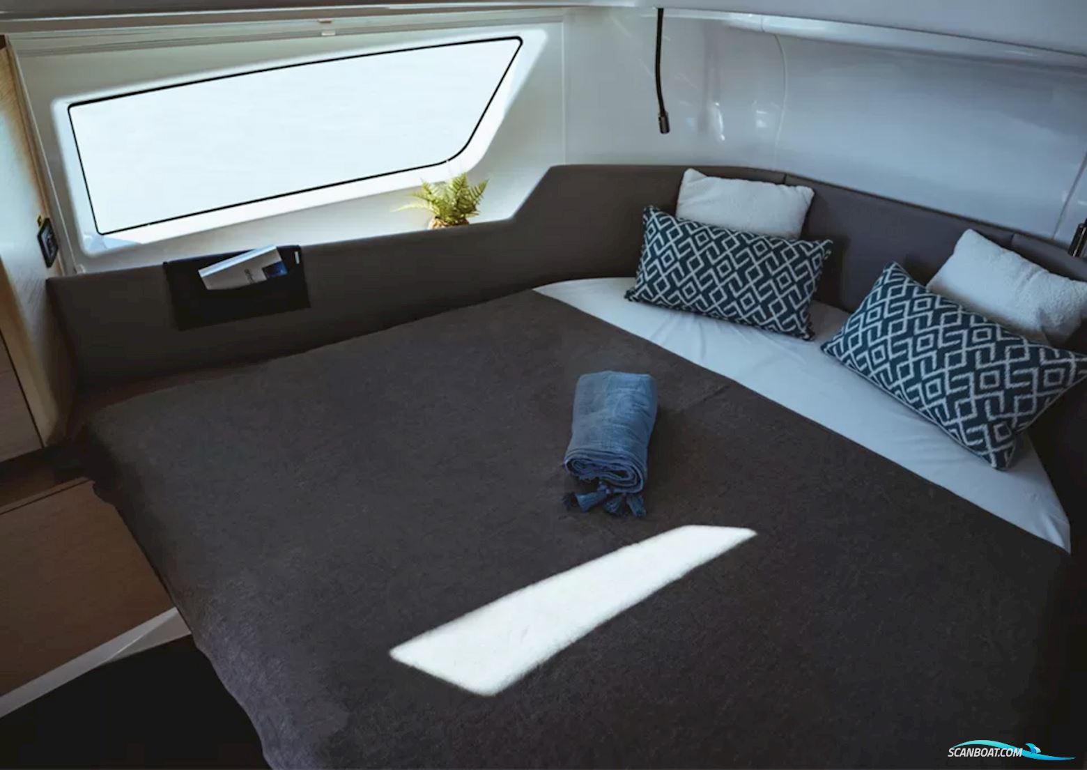 DELPHIA YACHTS 10 LoungeTop Electric