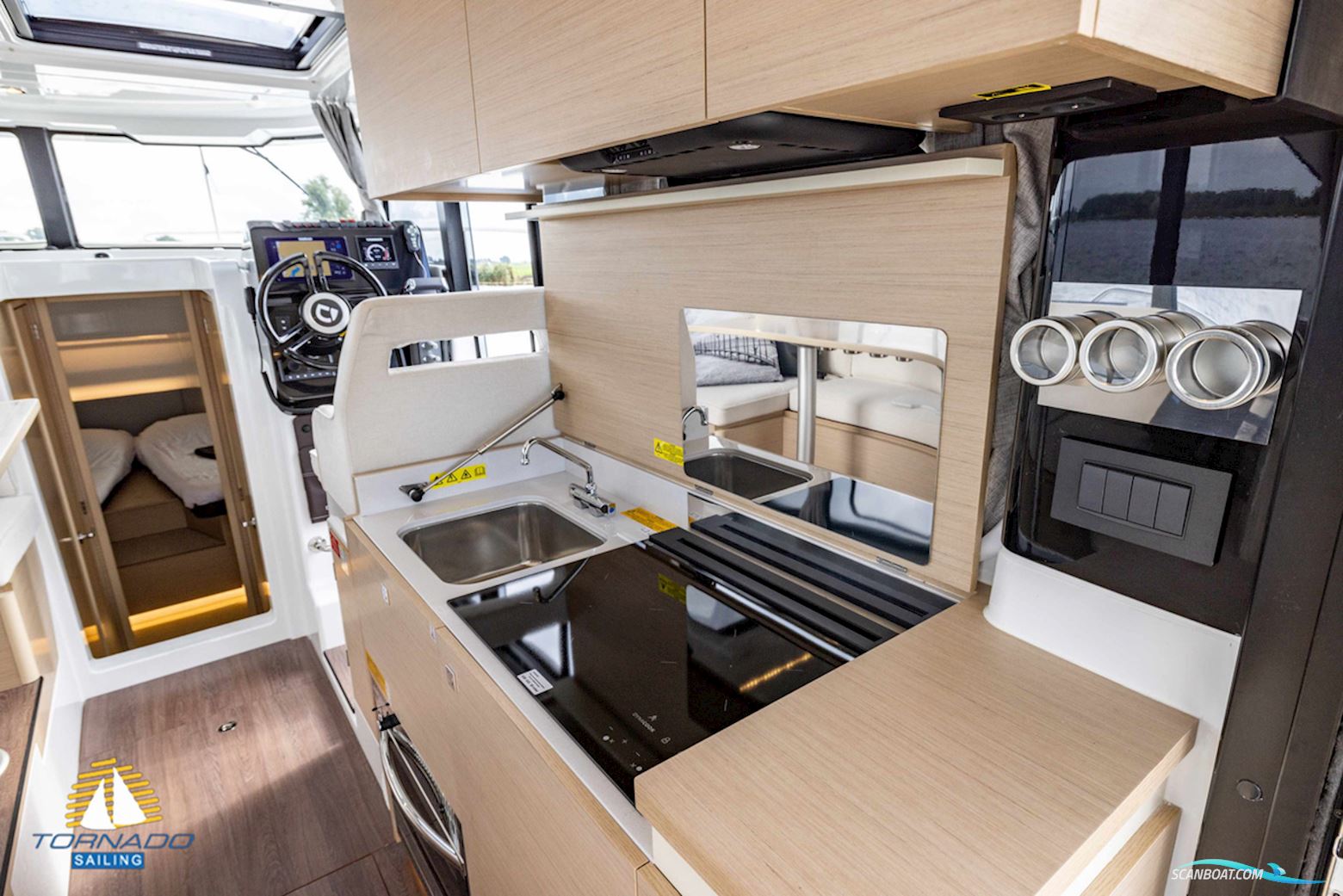 DELPHIA YACHTS 10 Sedan Electric