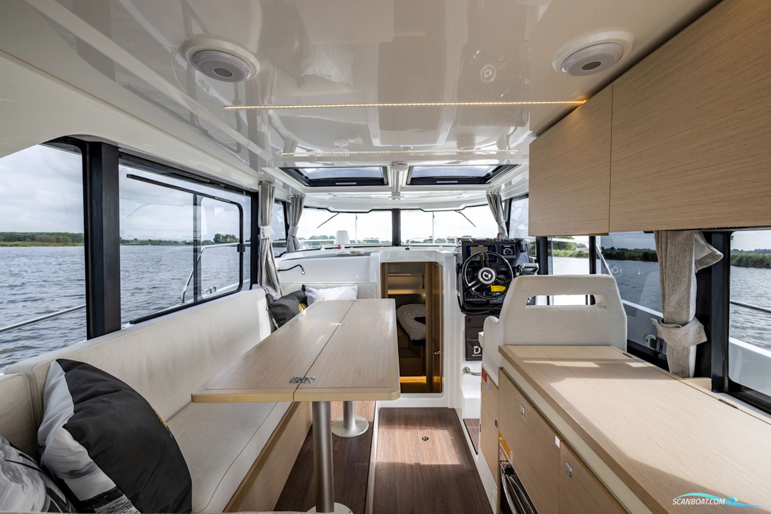 DELPHIA YACHTS 10 Sedan