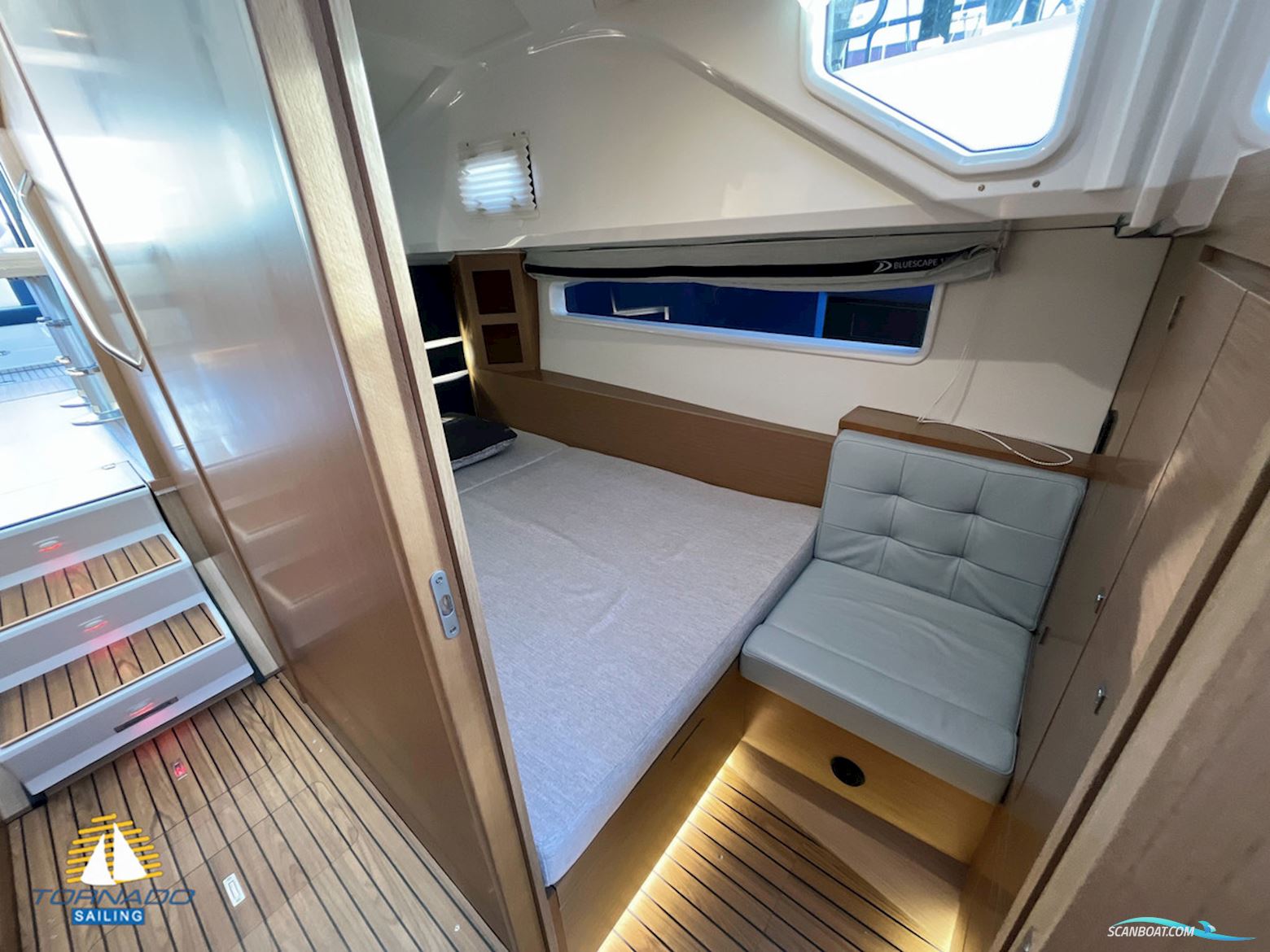 DELPHIA YACHTS 12 Flylounge
