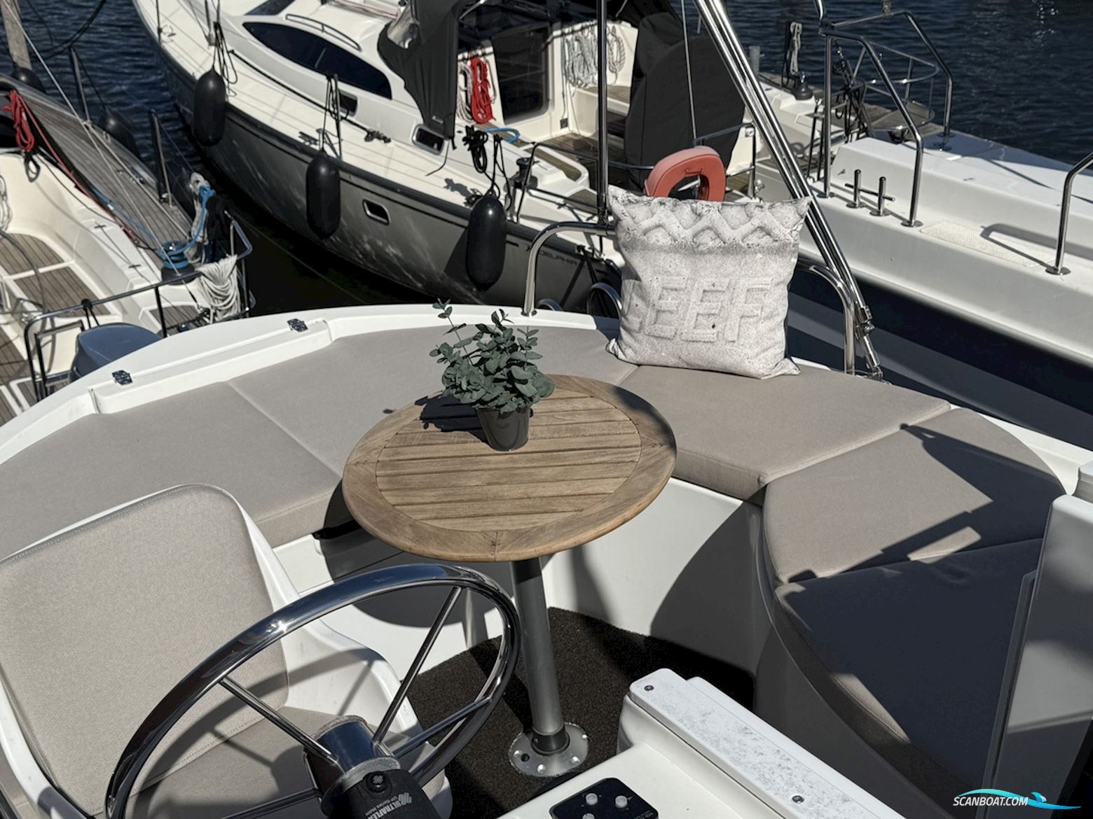 DELPHIA YACHTS Nano