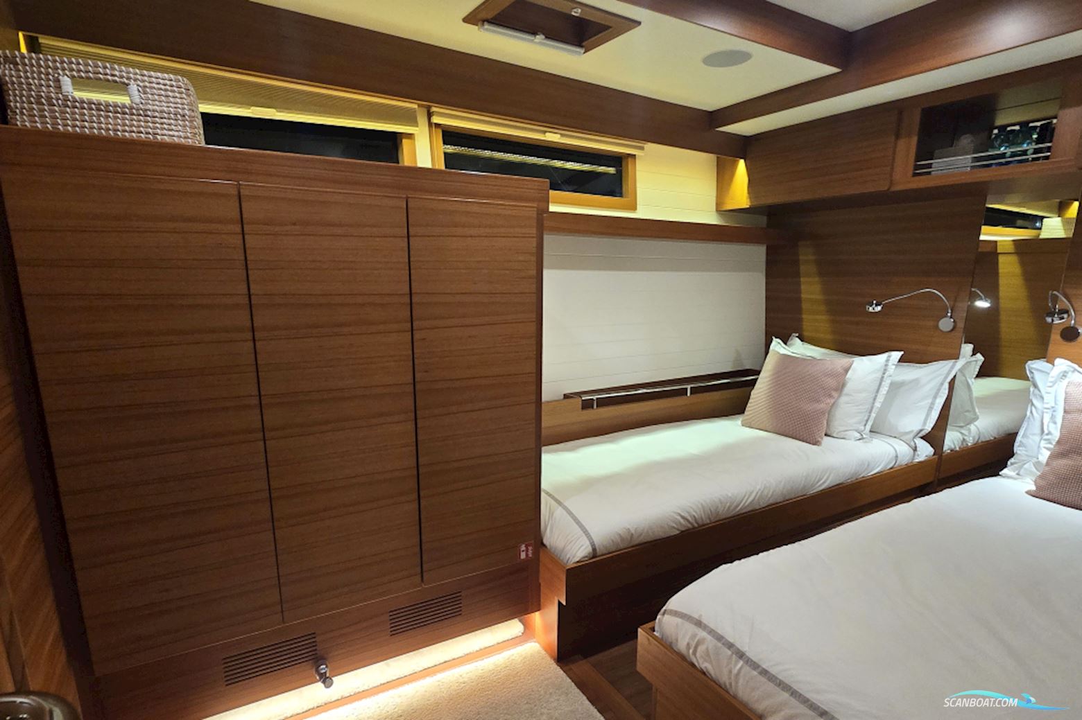 Delta Powerboats 88 Carbon