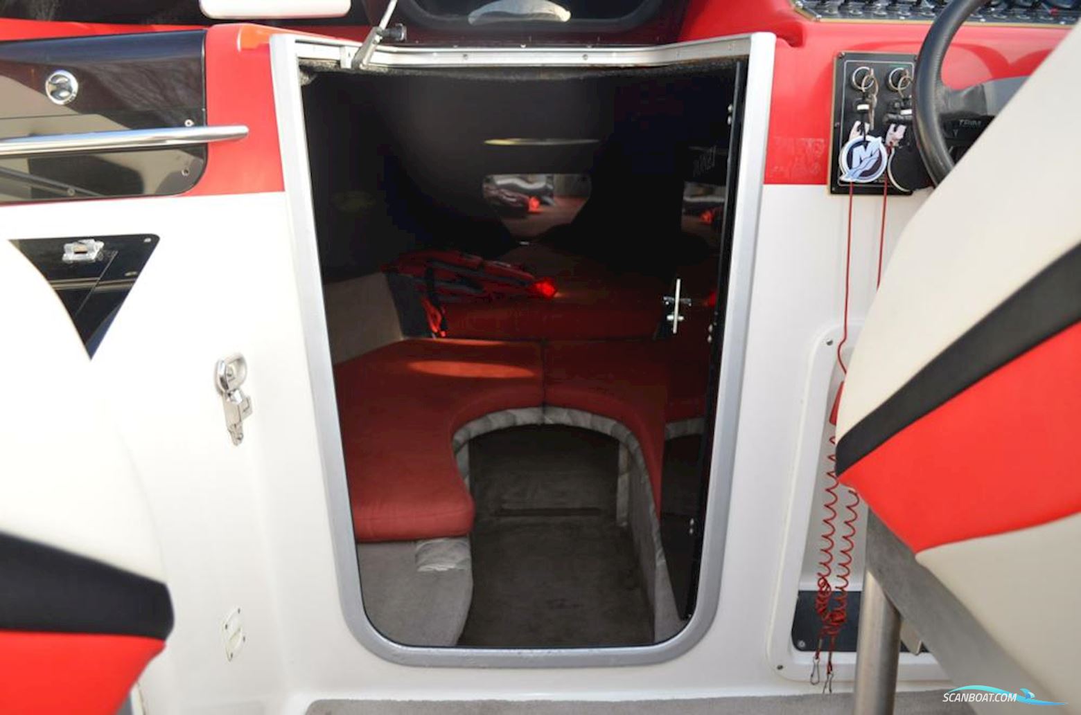 Donzi 30 "Black Widow"