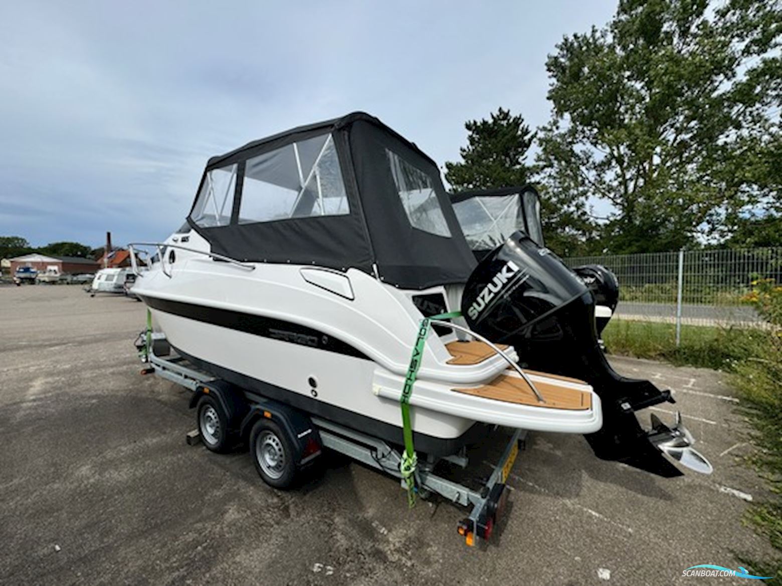 Drago 665 Comfortline Suzuki 200 HK