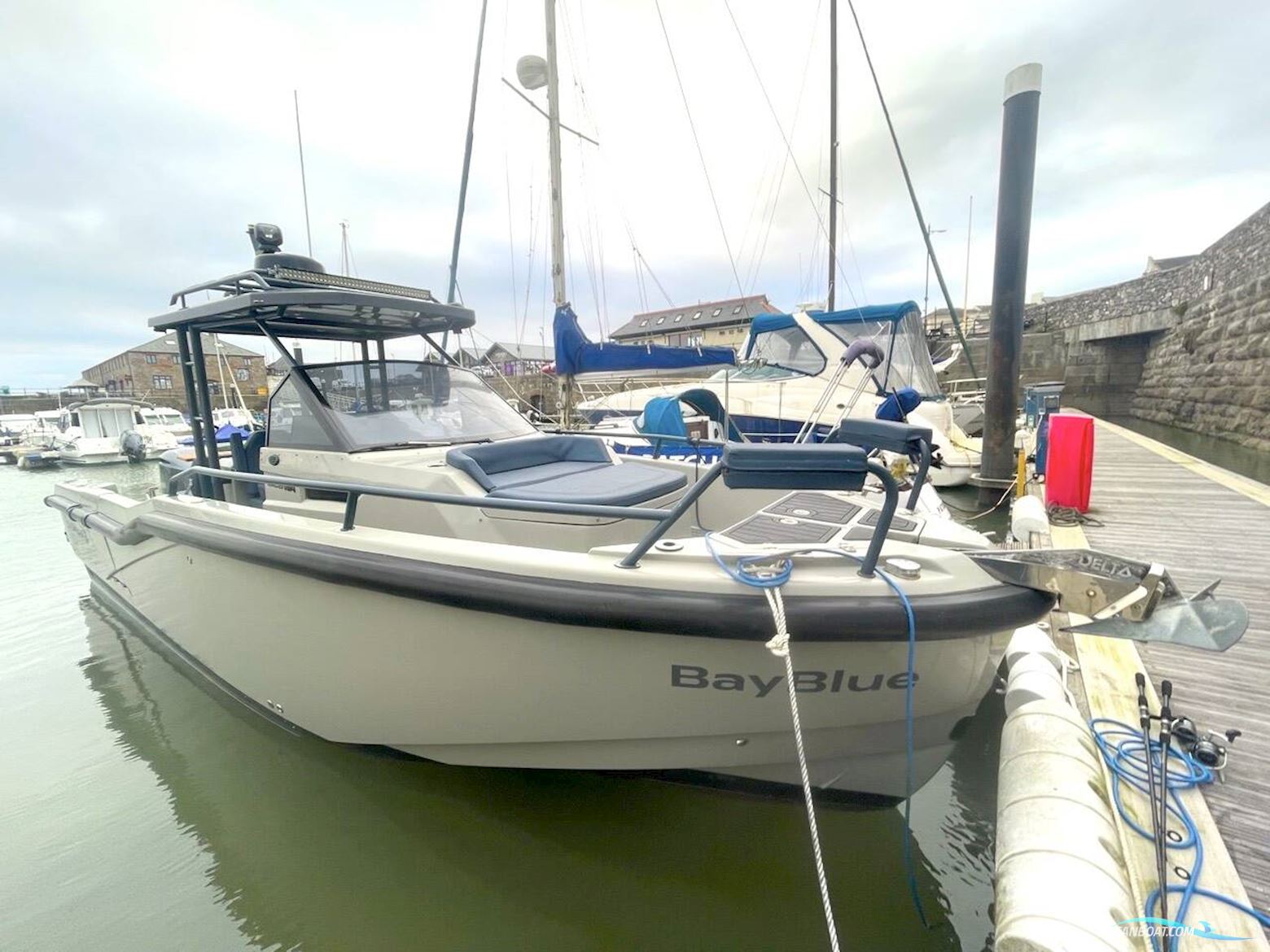 Dromeas D28 WA Motorbåt 2021, med Yamaha V6 4 Stroke motor, England