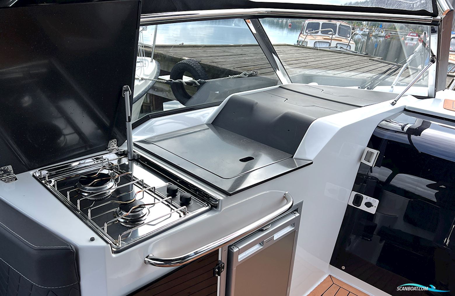 Eker Design AS Silver Raptor DCz