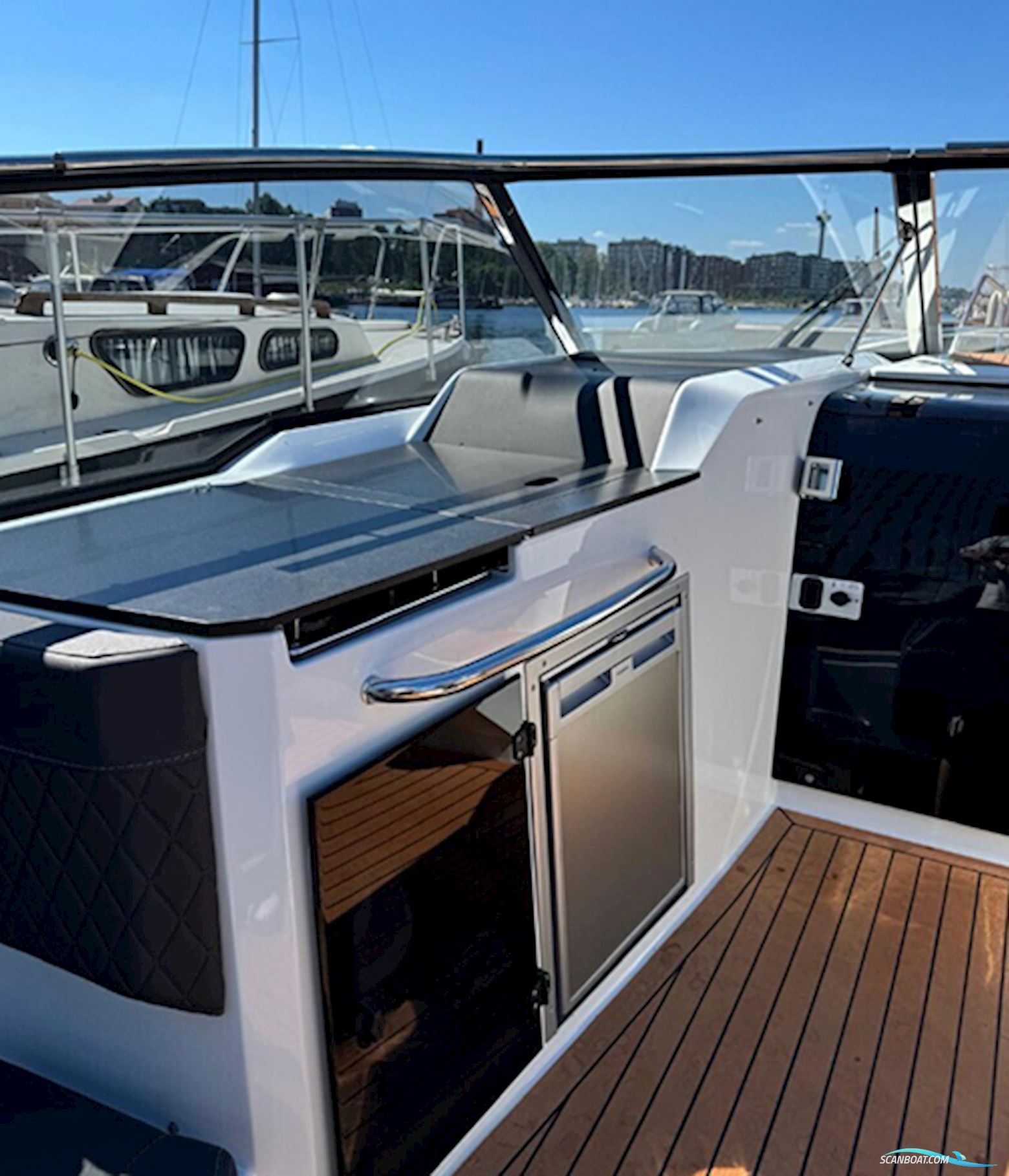 Eker Design AS Silver Raptor DCz