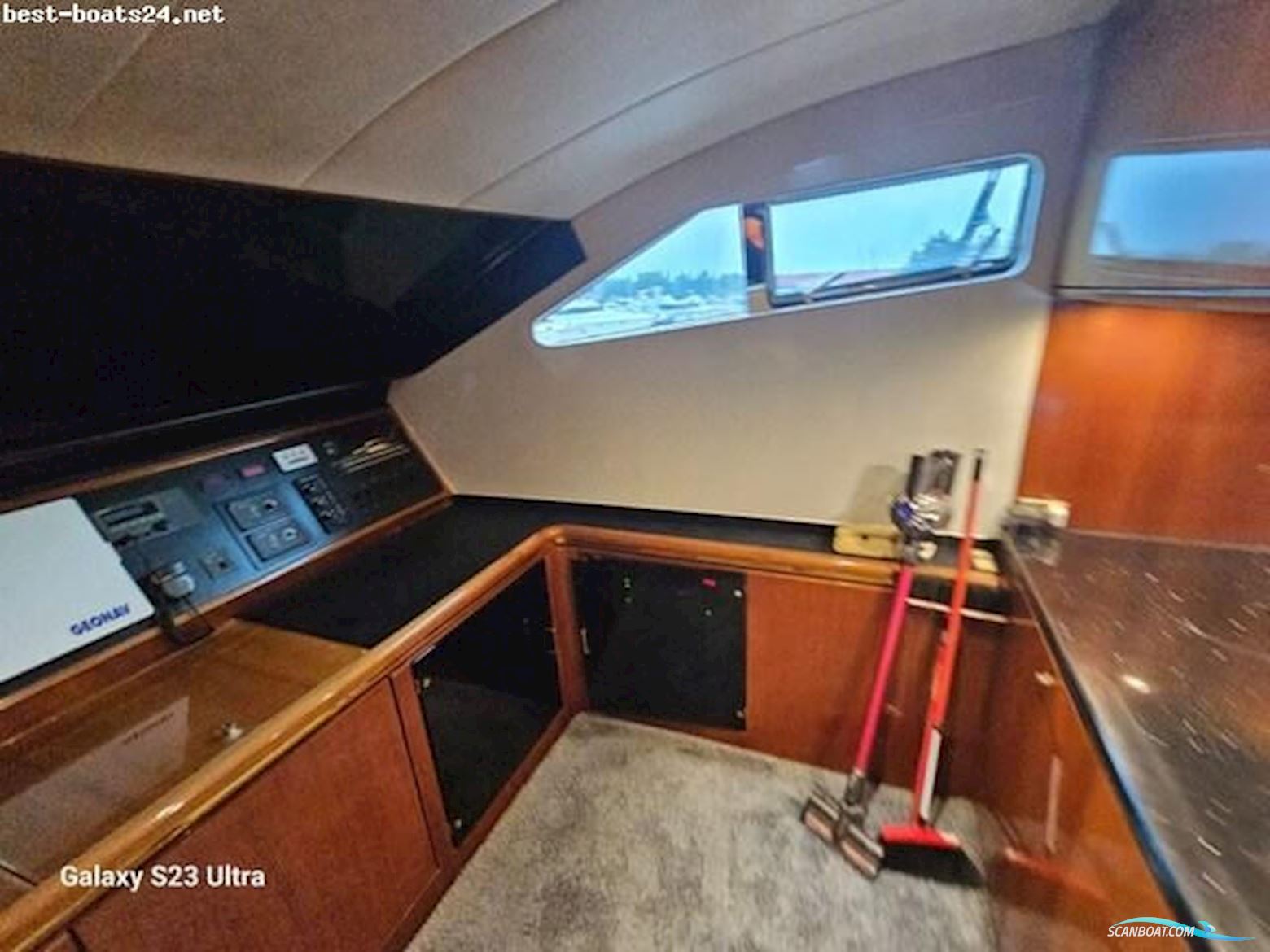 Elegance 70 Flybridge