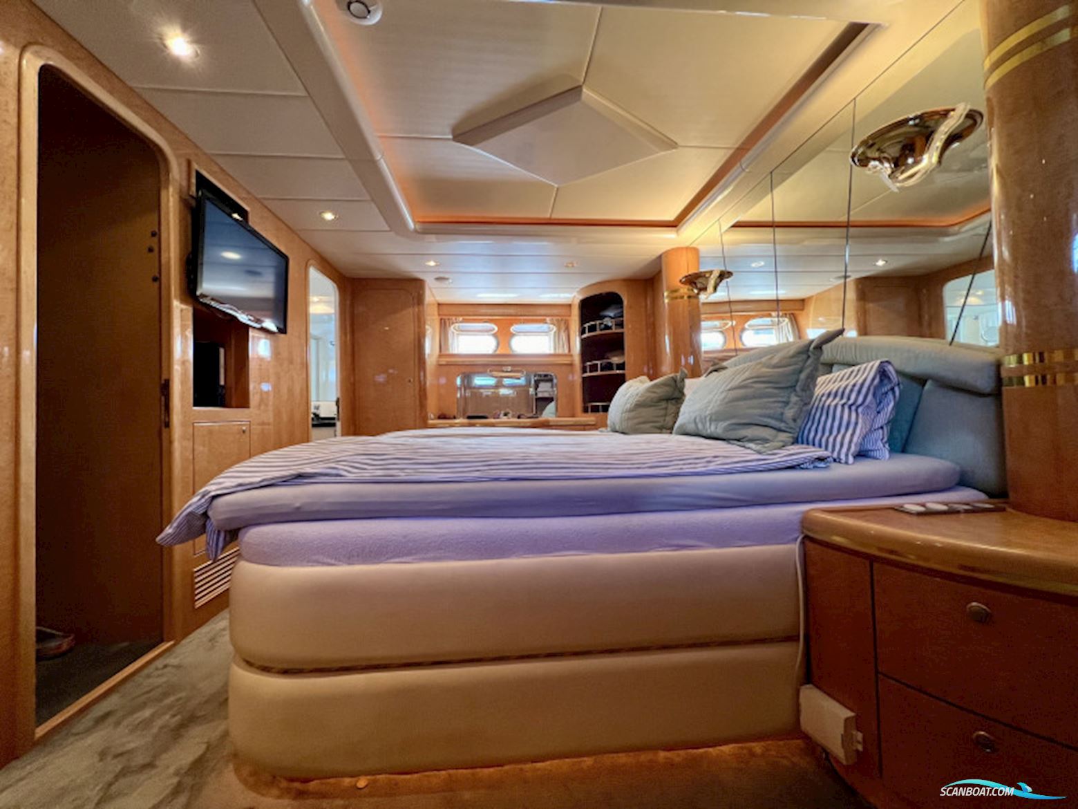 Elegance 70 Flybridge