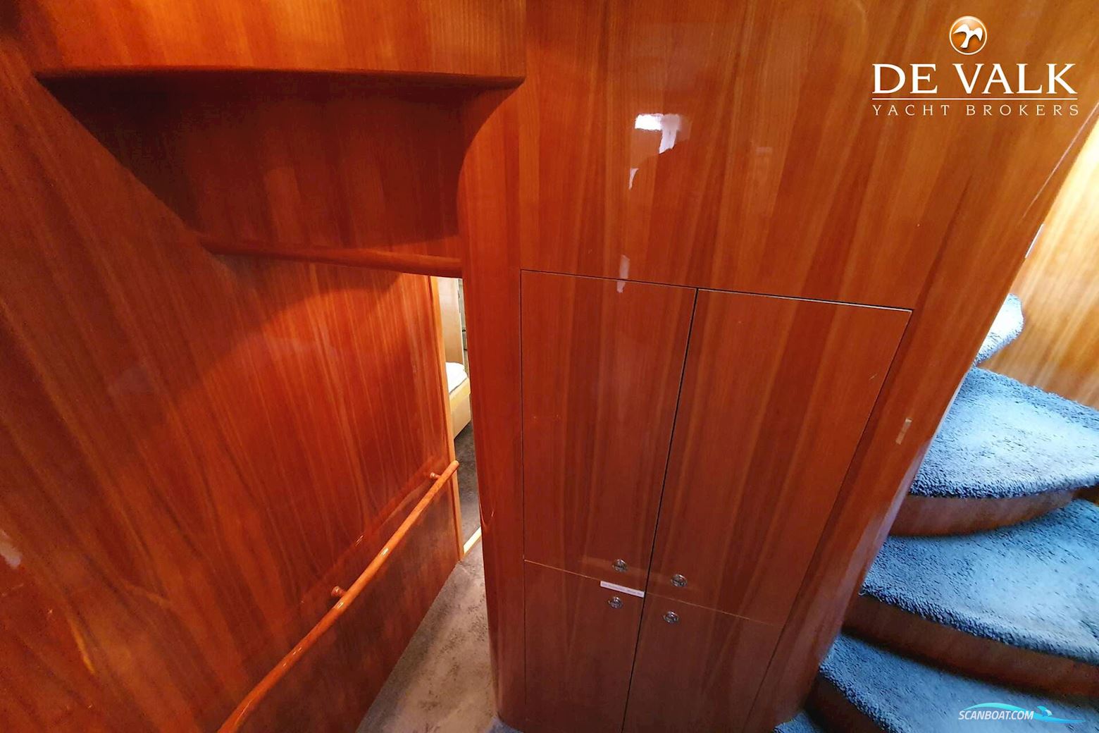 Elegance 72