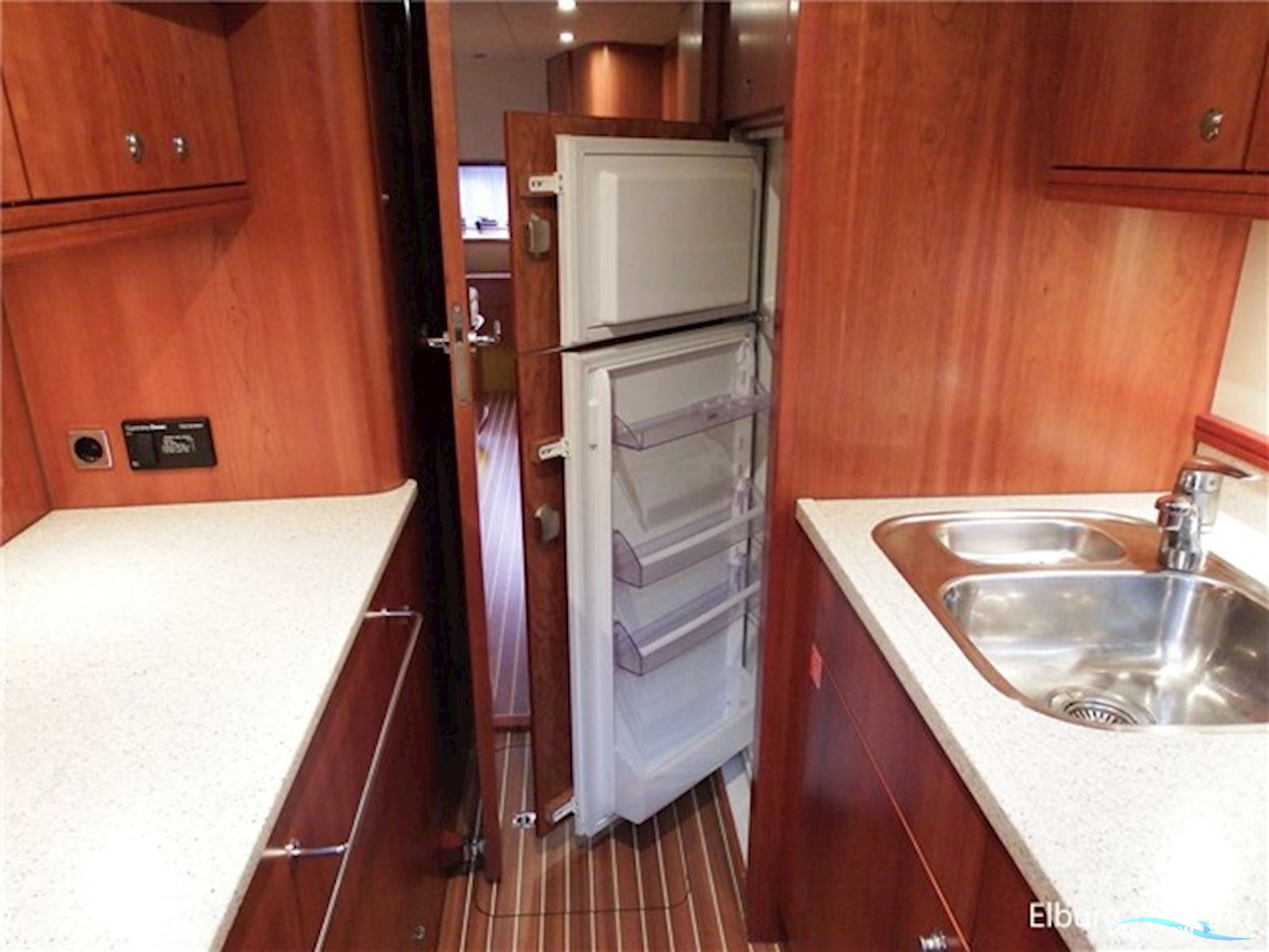 Elling E4 Ultimate - France Proof