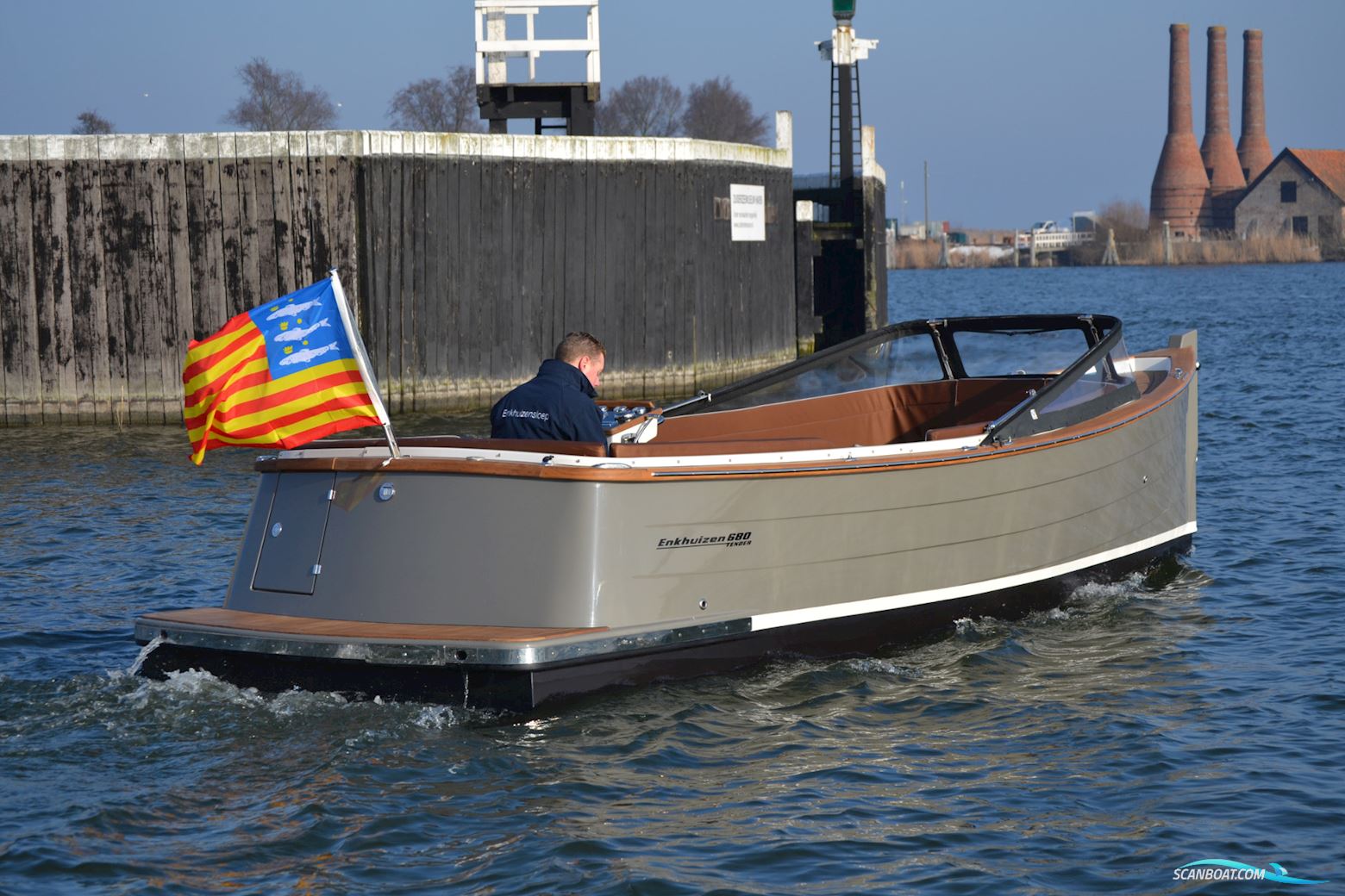 Enkhuizen Tender 680