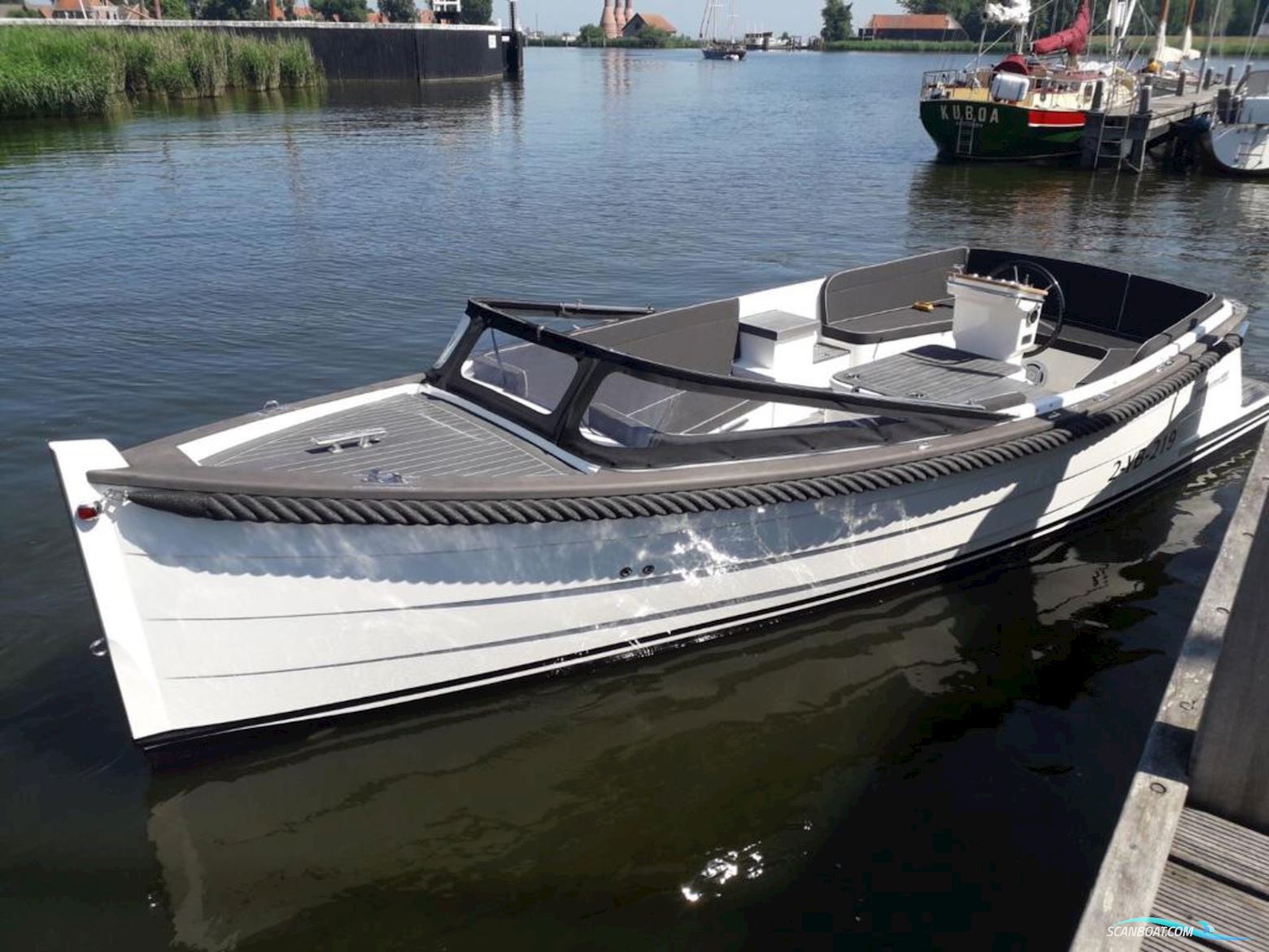 Enkhuizen Tender 680