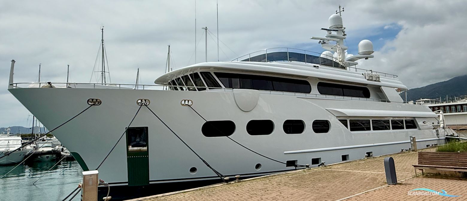 Eurocraft Explorer 44 Motorbåt 2011, med Mtu Type 12V 2000 M60, 600 KW motor, Italien