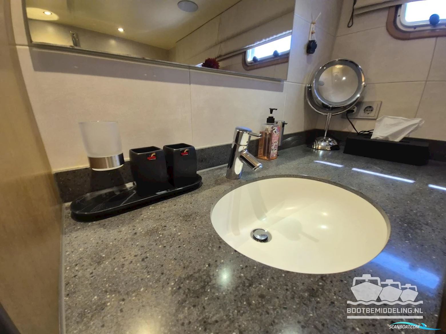 Euroship 1900 Pilothouse