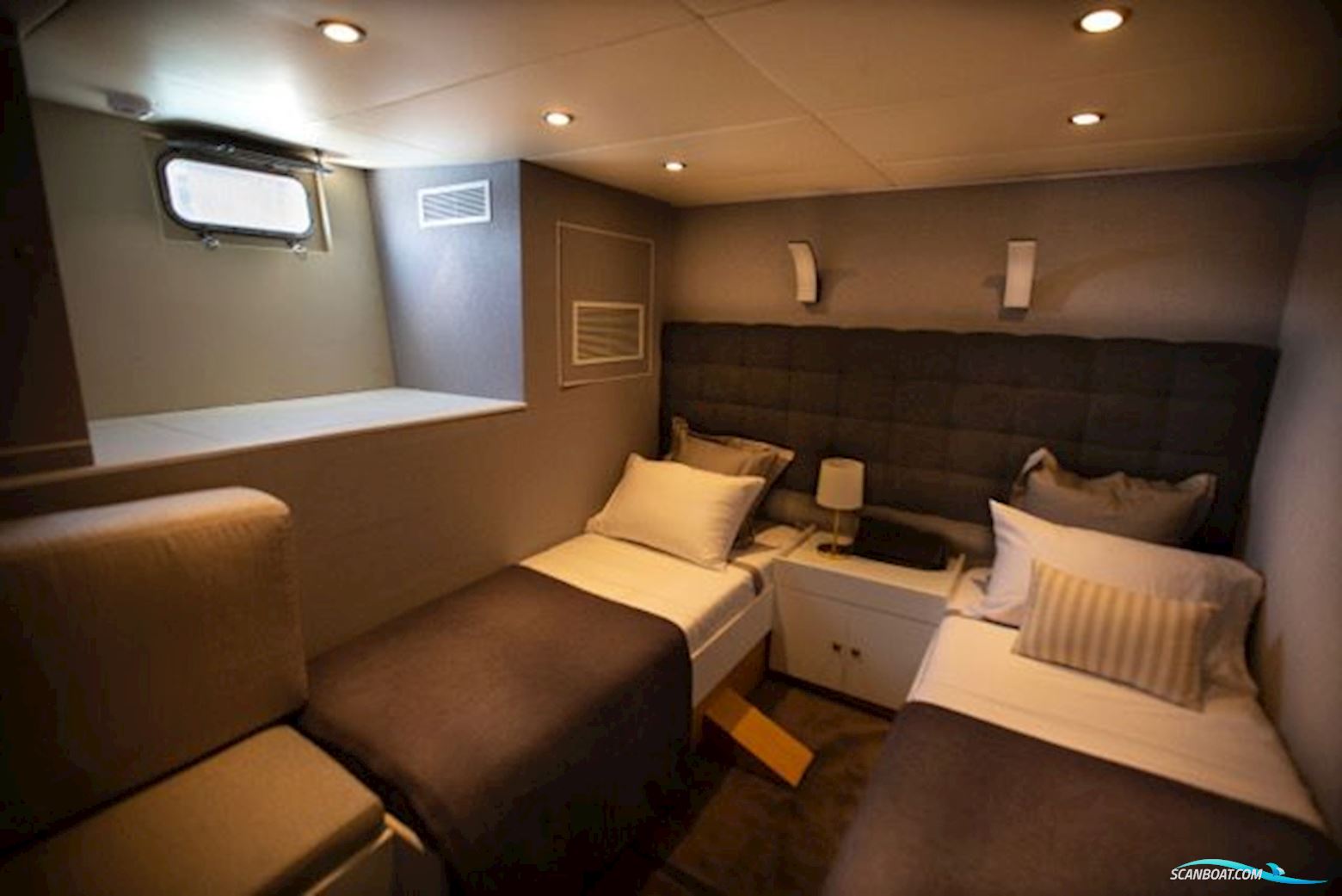 Explorer Yacht 92 Pro 50 Pax