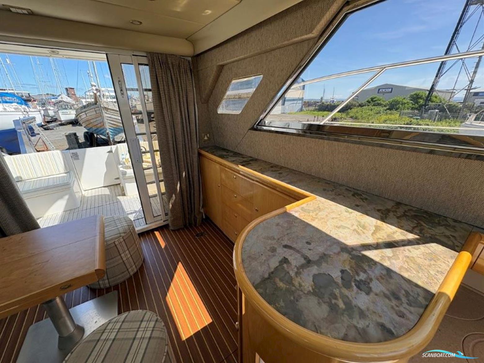 Fairline  Phantom 37