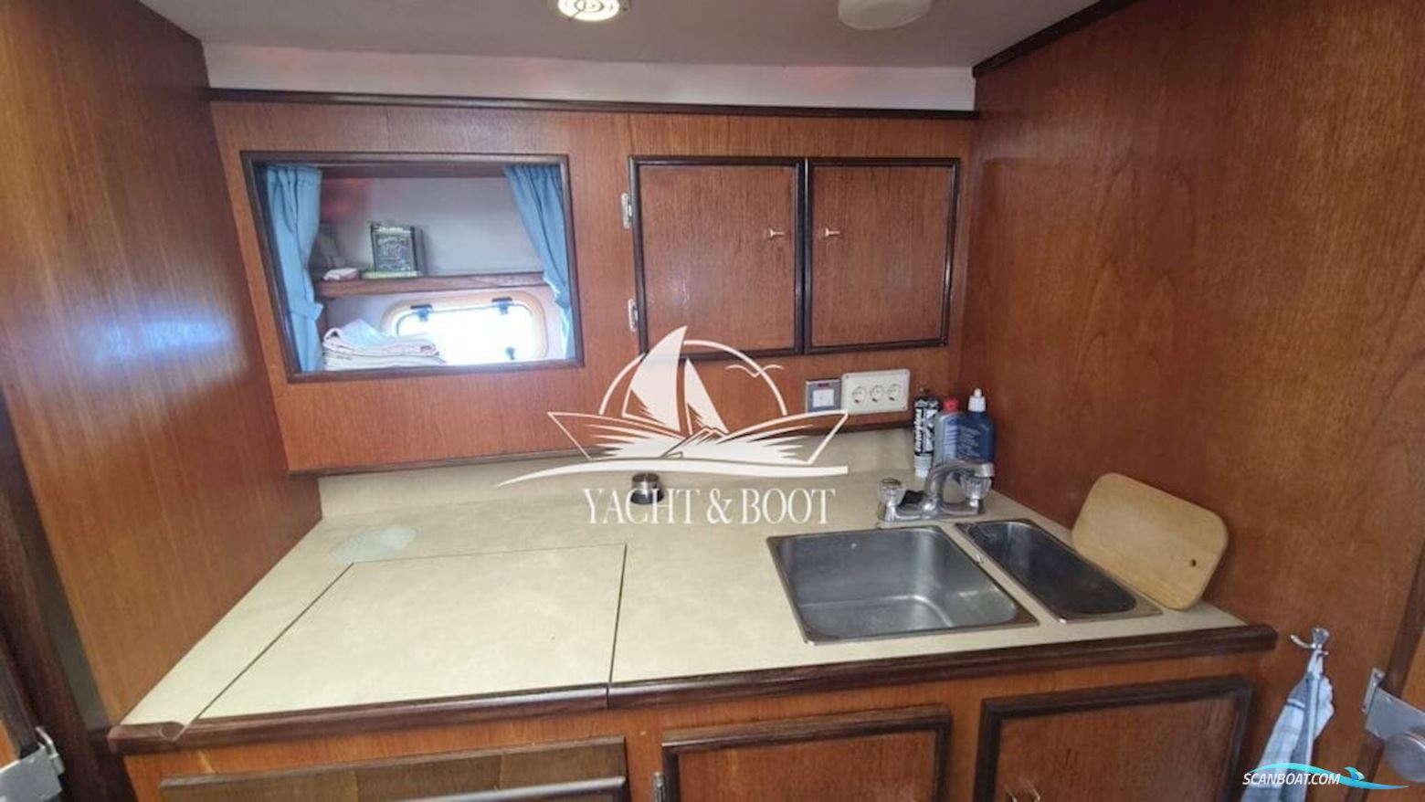 Fairline Corniche